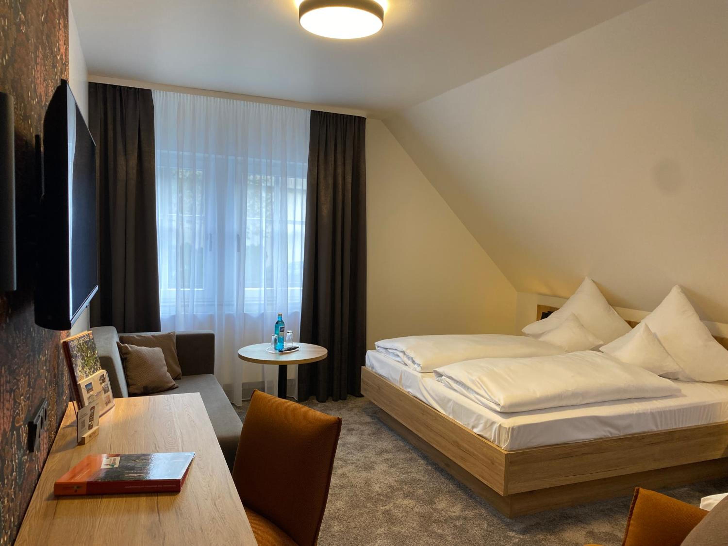 Deluxe Triple Room - Photo 1