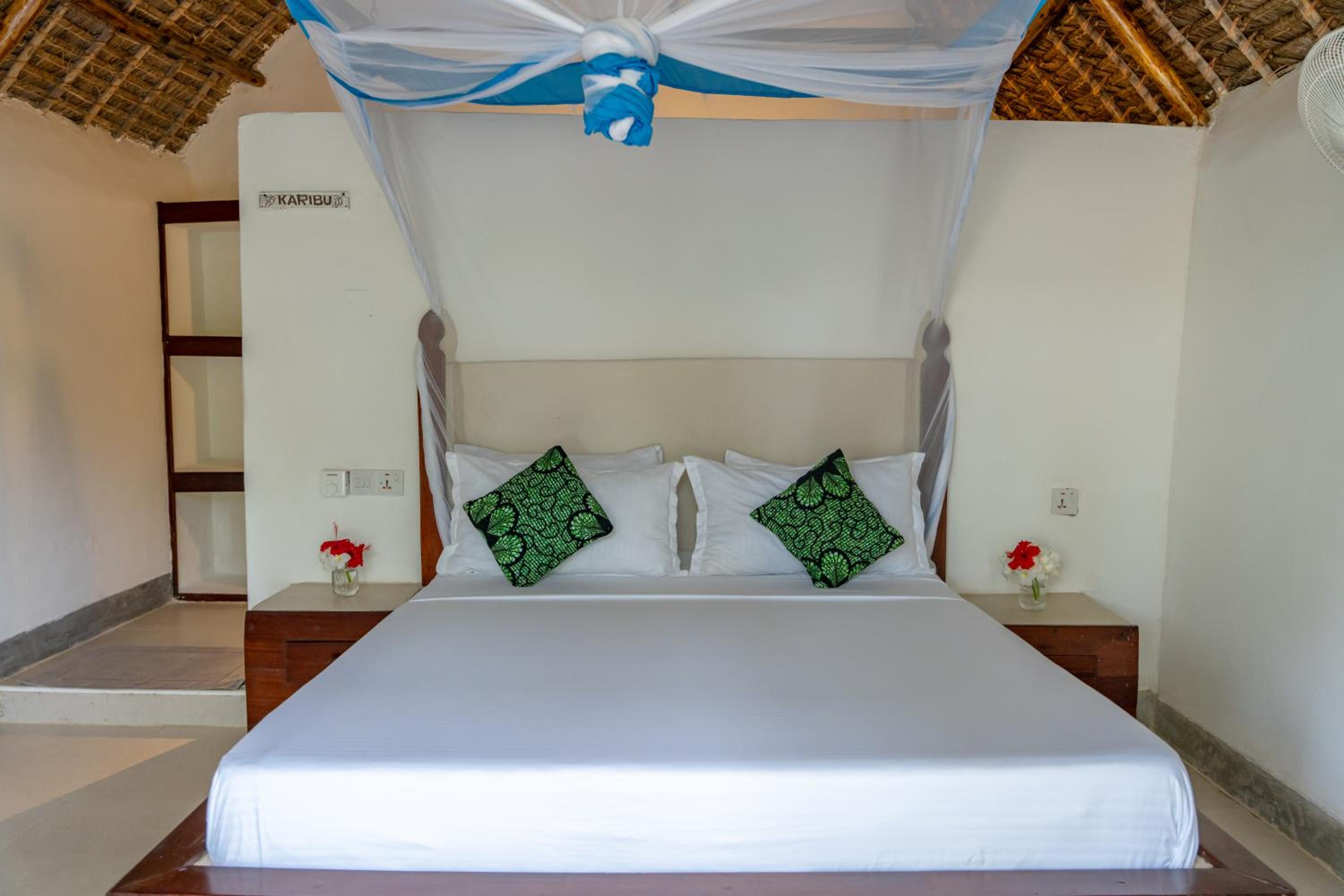 Double Room with Balcony and Sea View - Photo 2