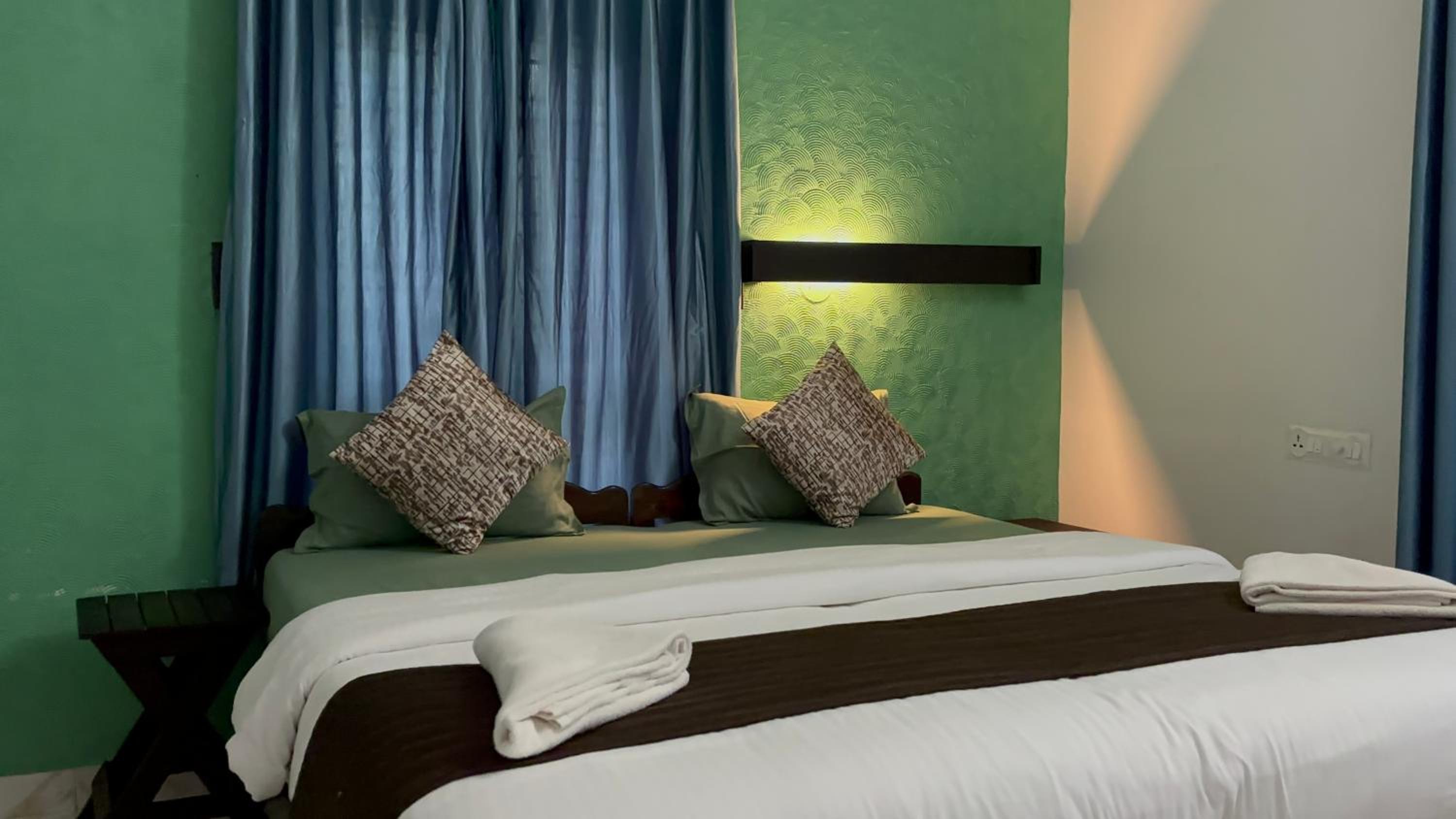 Deluxe Double Room with Sea View - Photo 20