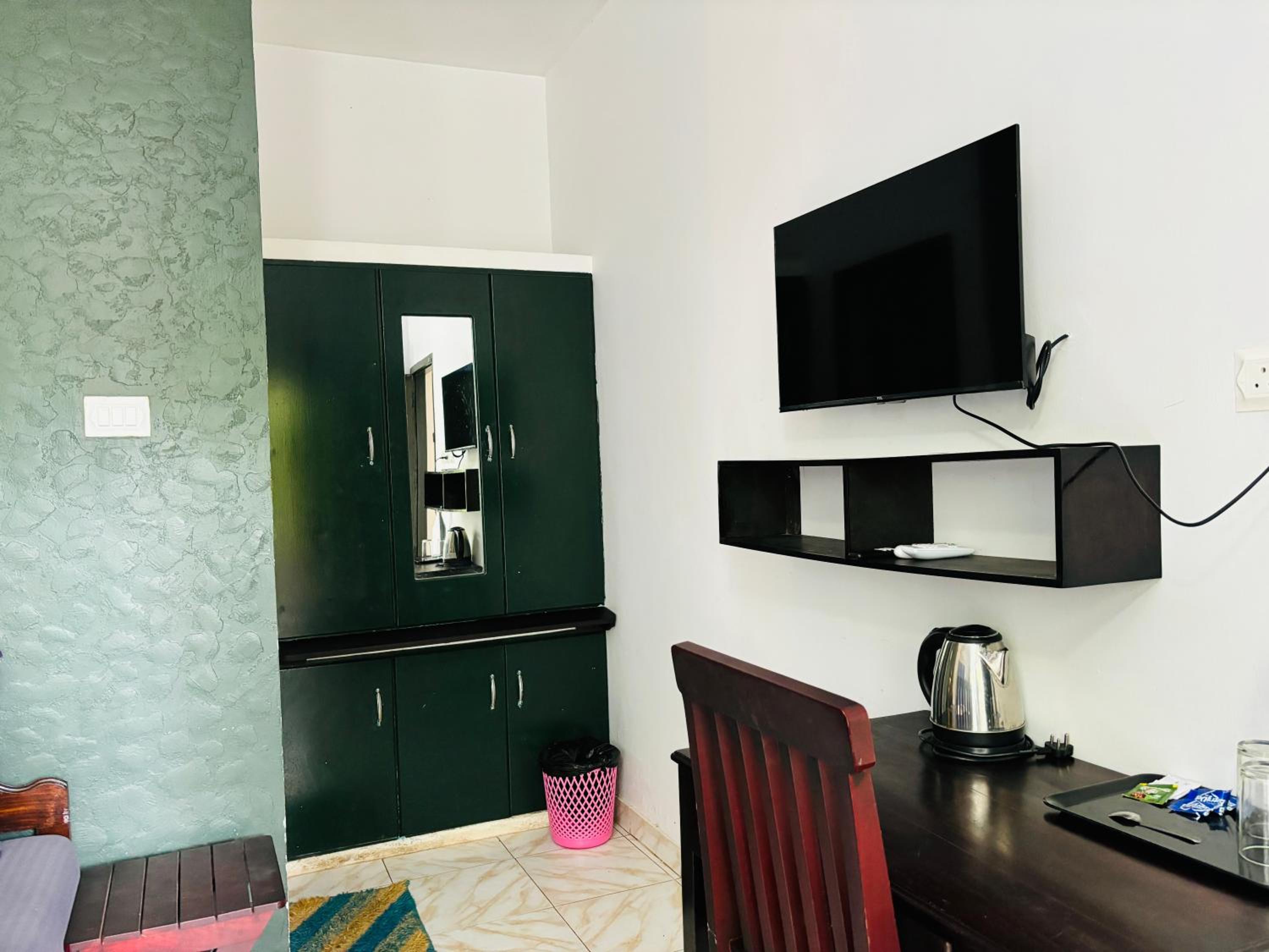 Deluxe Double Room with Sea View - Photo 17
