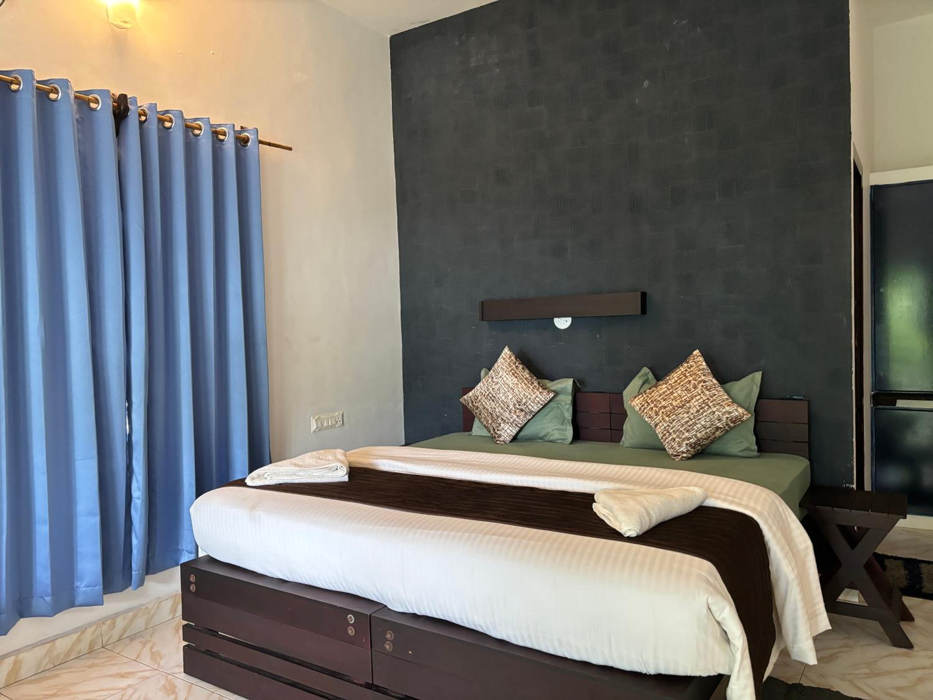 Deluxe Double Room with Sea View - Photo 15