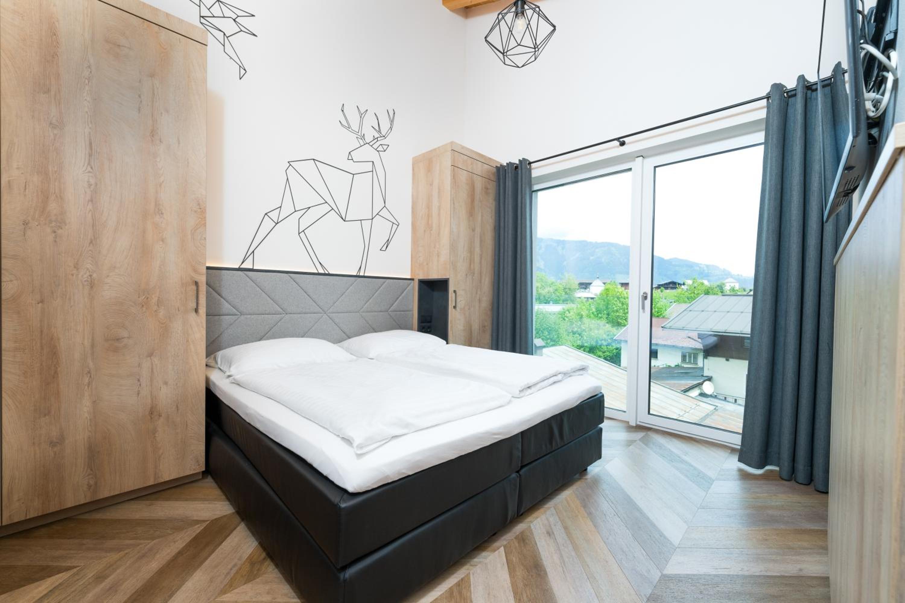 Three-Bedroom Penthouse Apartment with Sauna photo 3