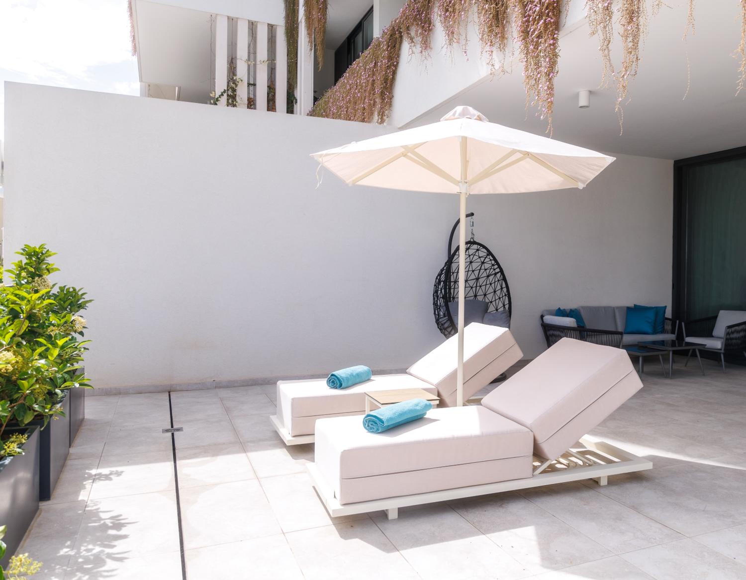 Executive One-Bedroom Cabana