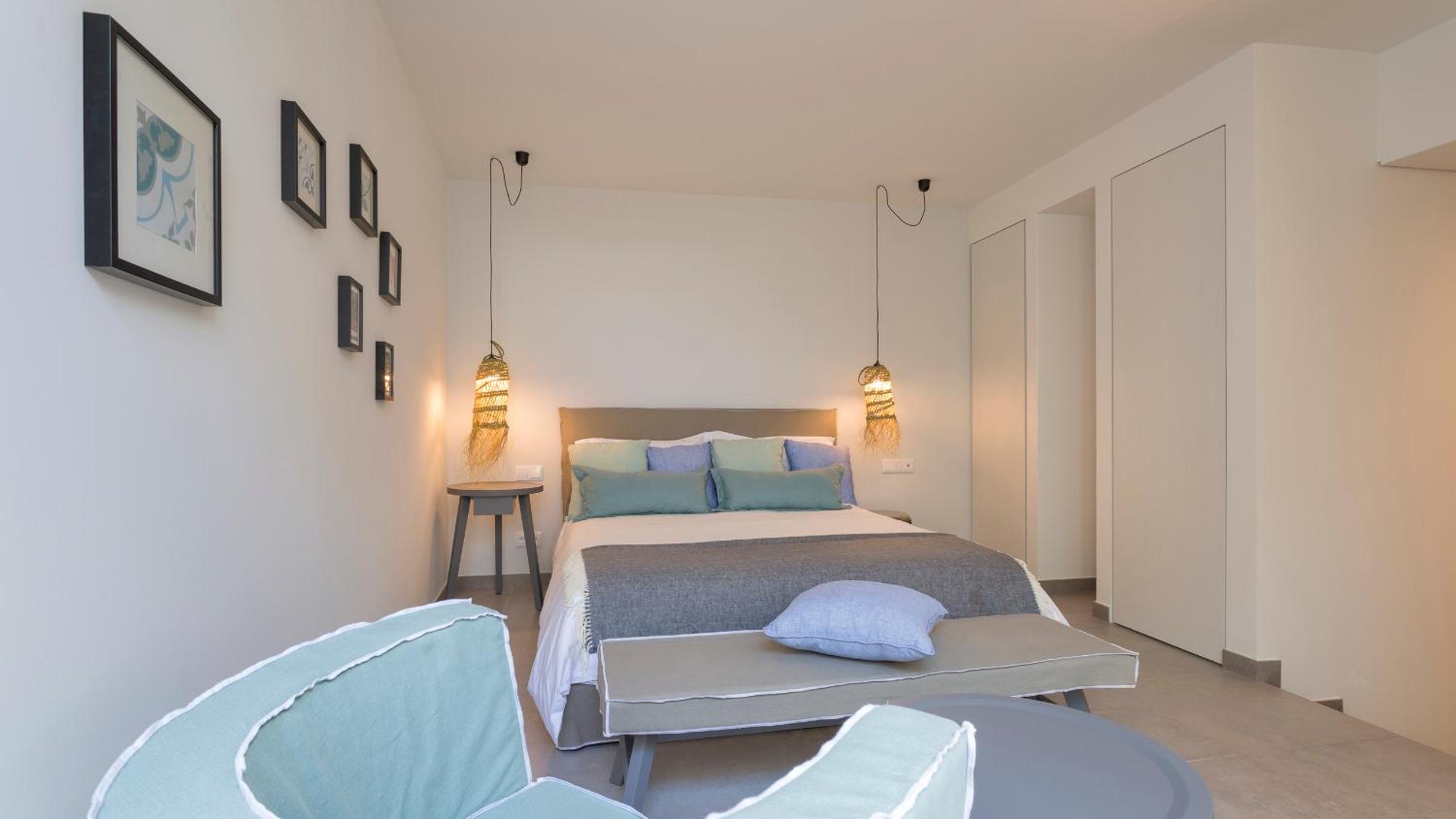 Deluxe Two-Bedroom Apartment with Sea View
