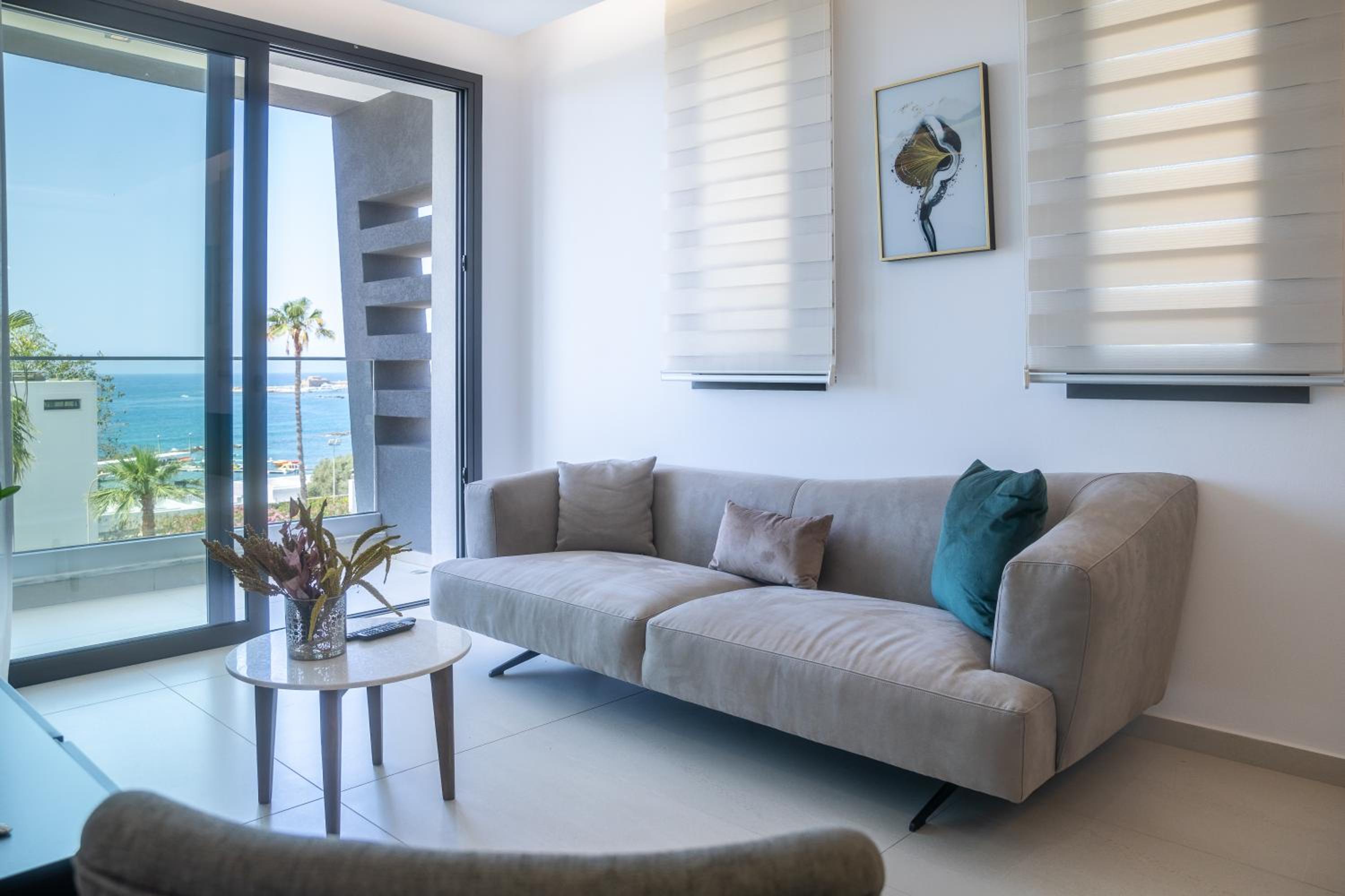 Executive Two-bedroom Apartment with Sea View