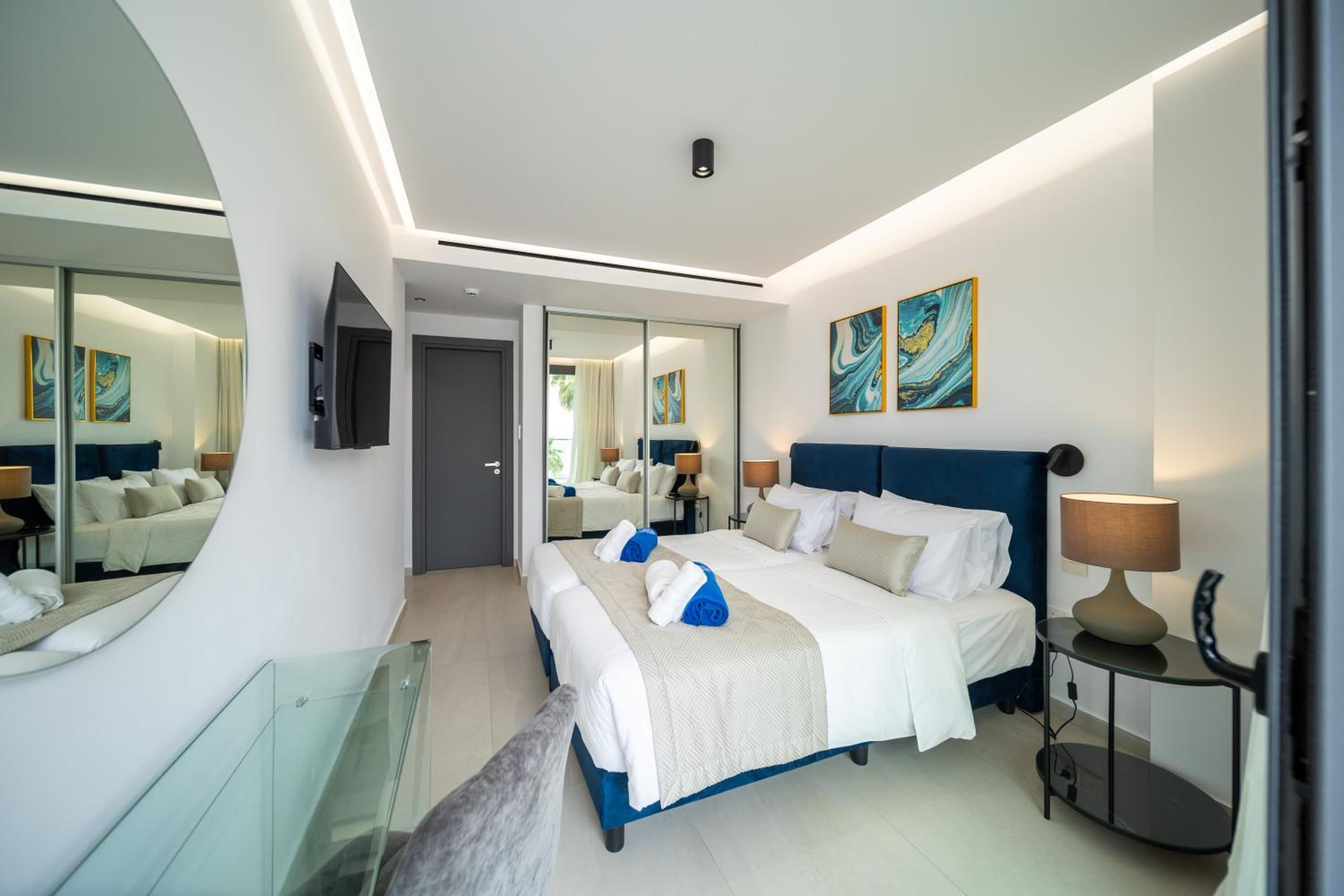 Executive Two-bedroom Apartment with Sea View photo 3