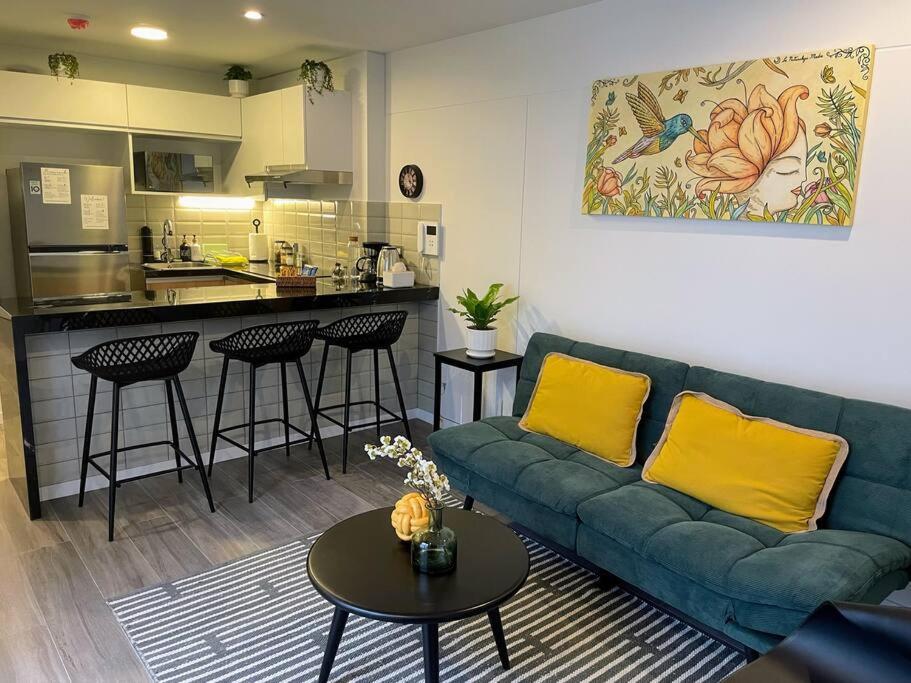 One-Bedroom Apartment photo 1