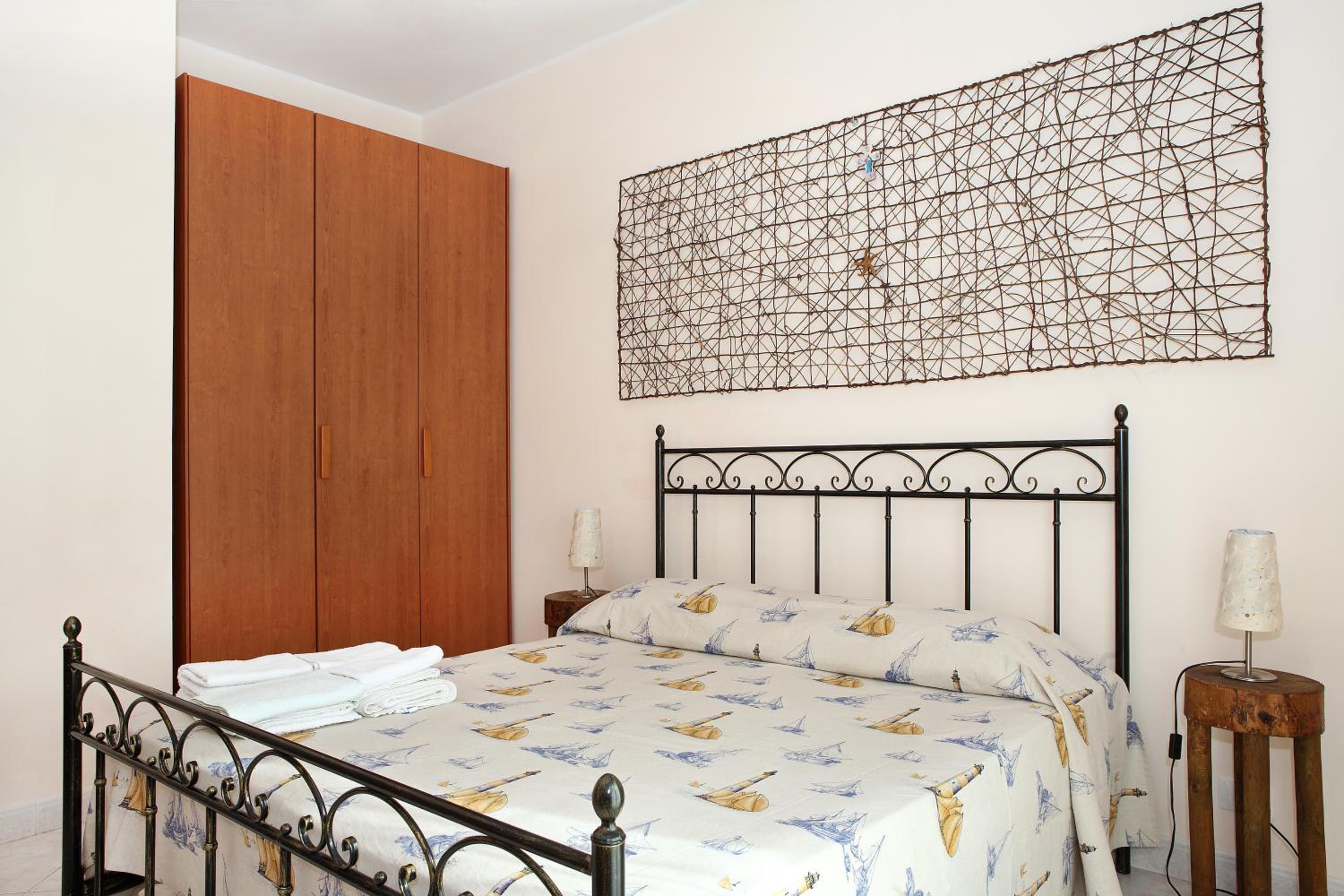 One-Bedroom Apartment - Via Torrisi 46