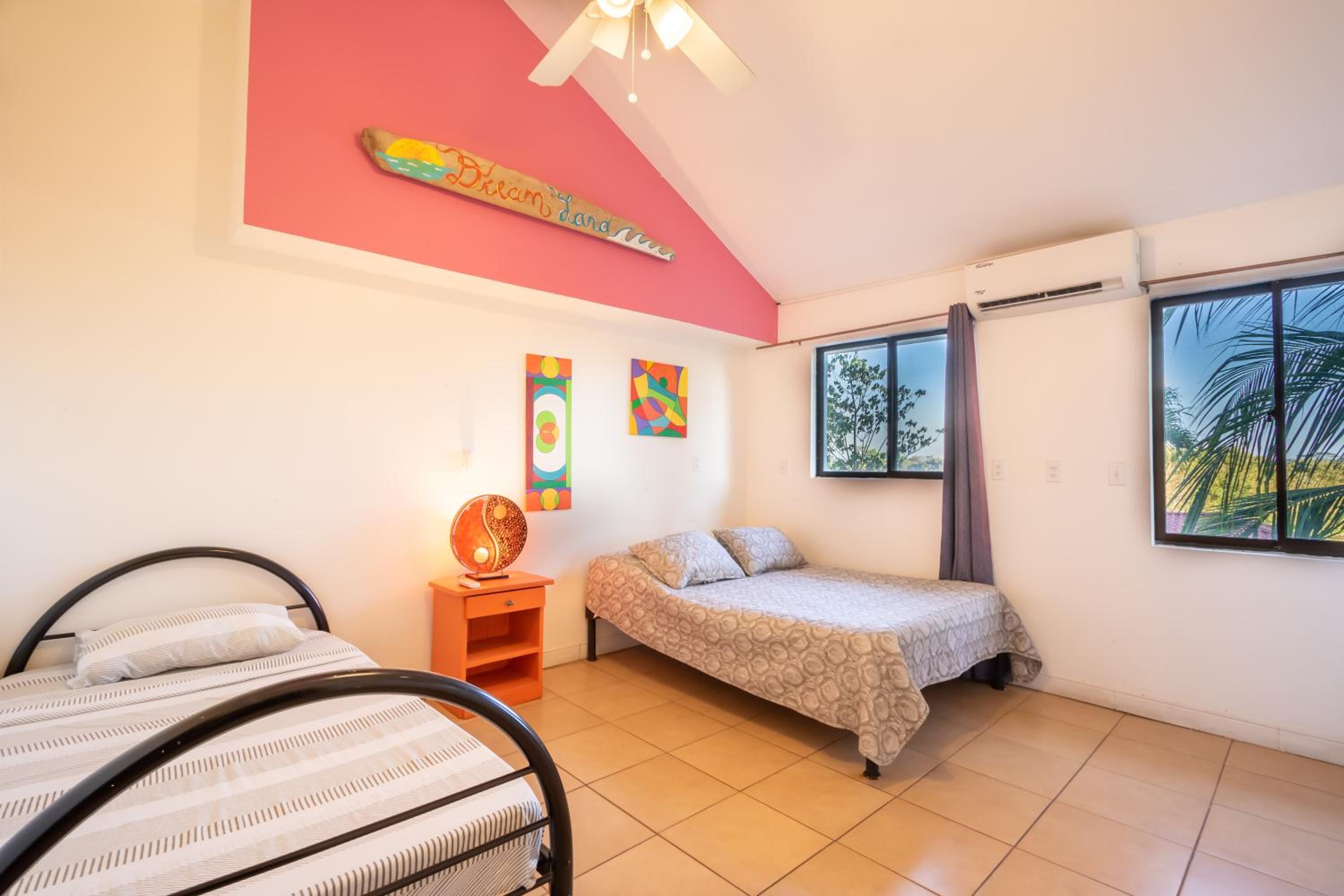 Economy Triple Room with Shared Bathroom photo 1