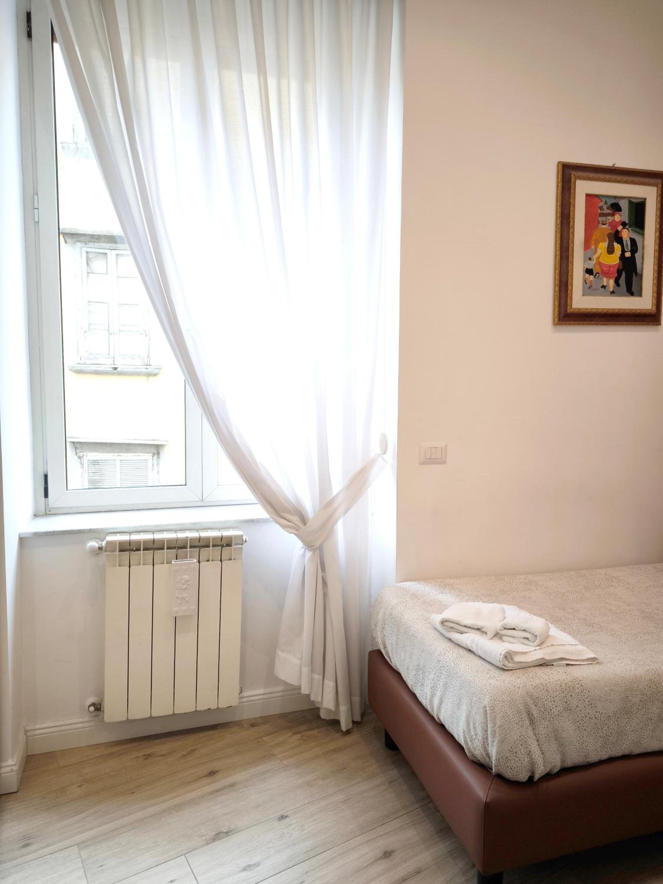 Single Room with Private External Bathroom