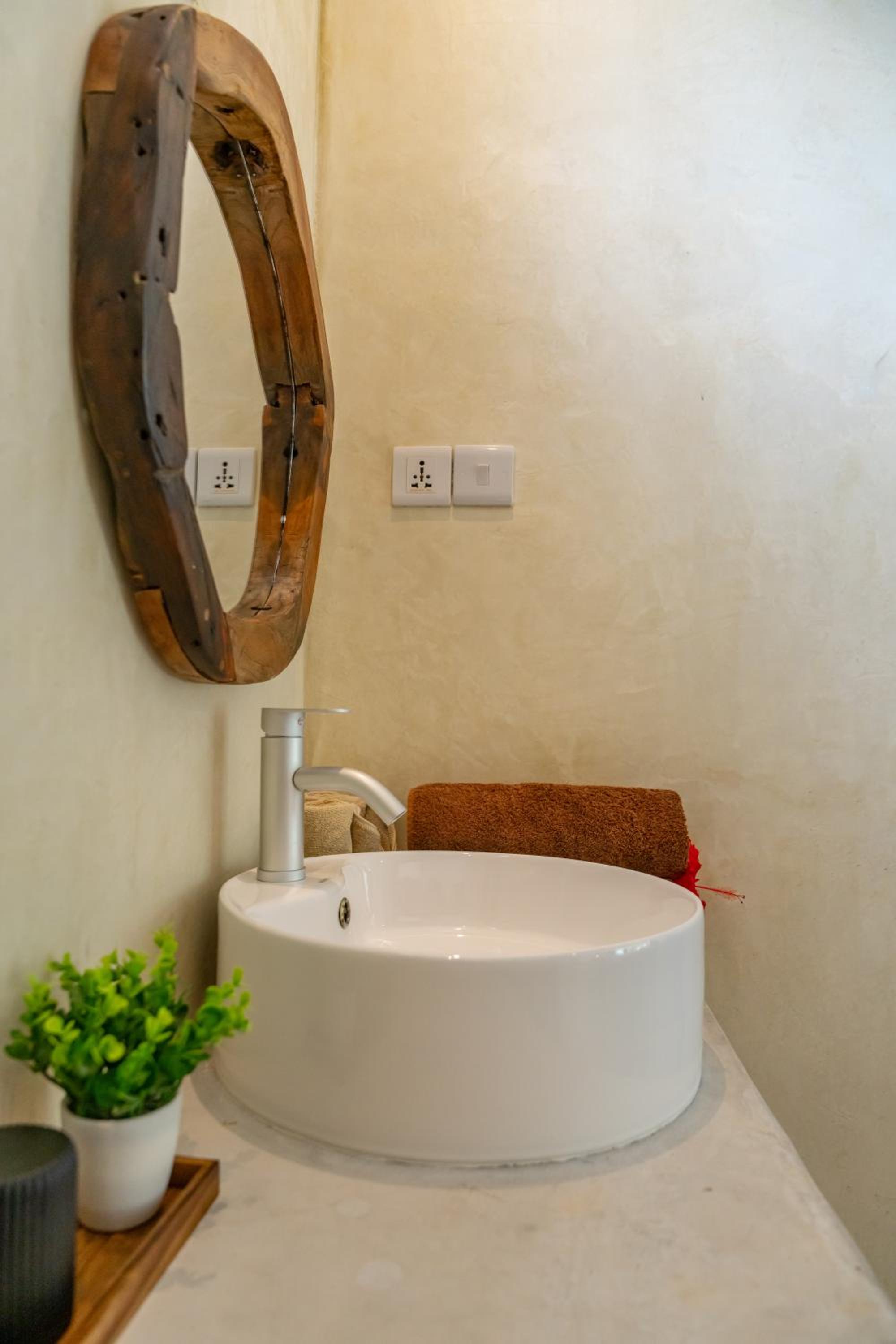 Junior Suite with Private Pool - Photo 8