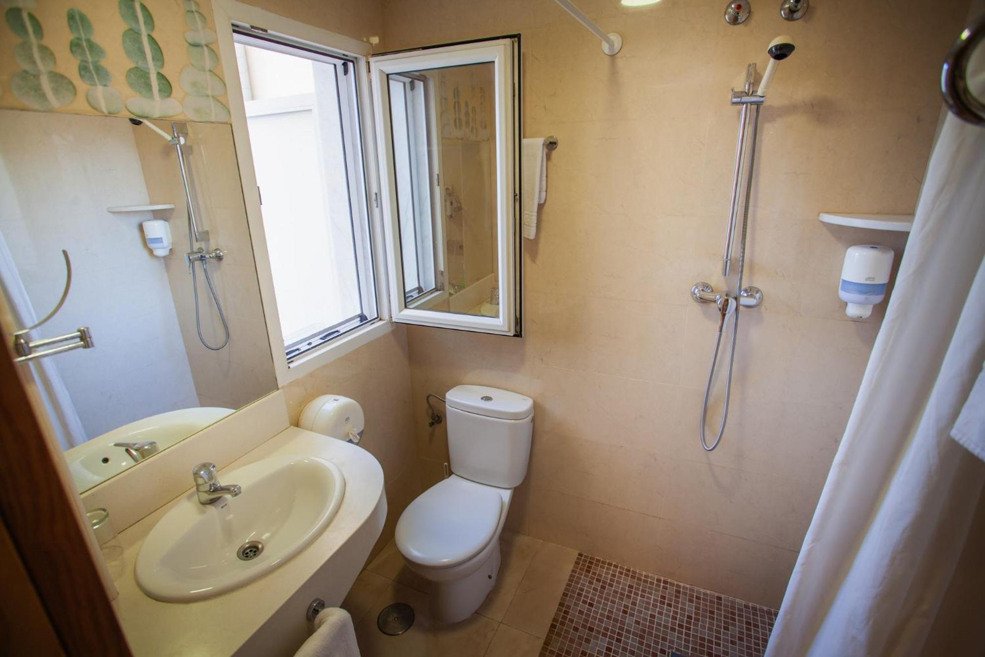 Small Double Room photo 2