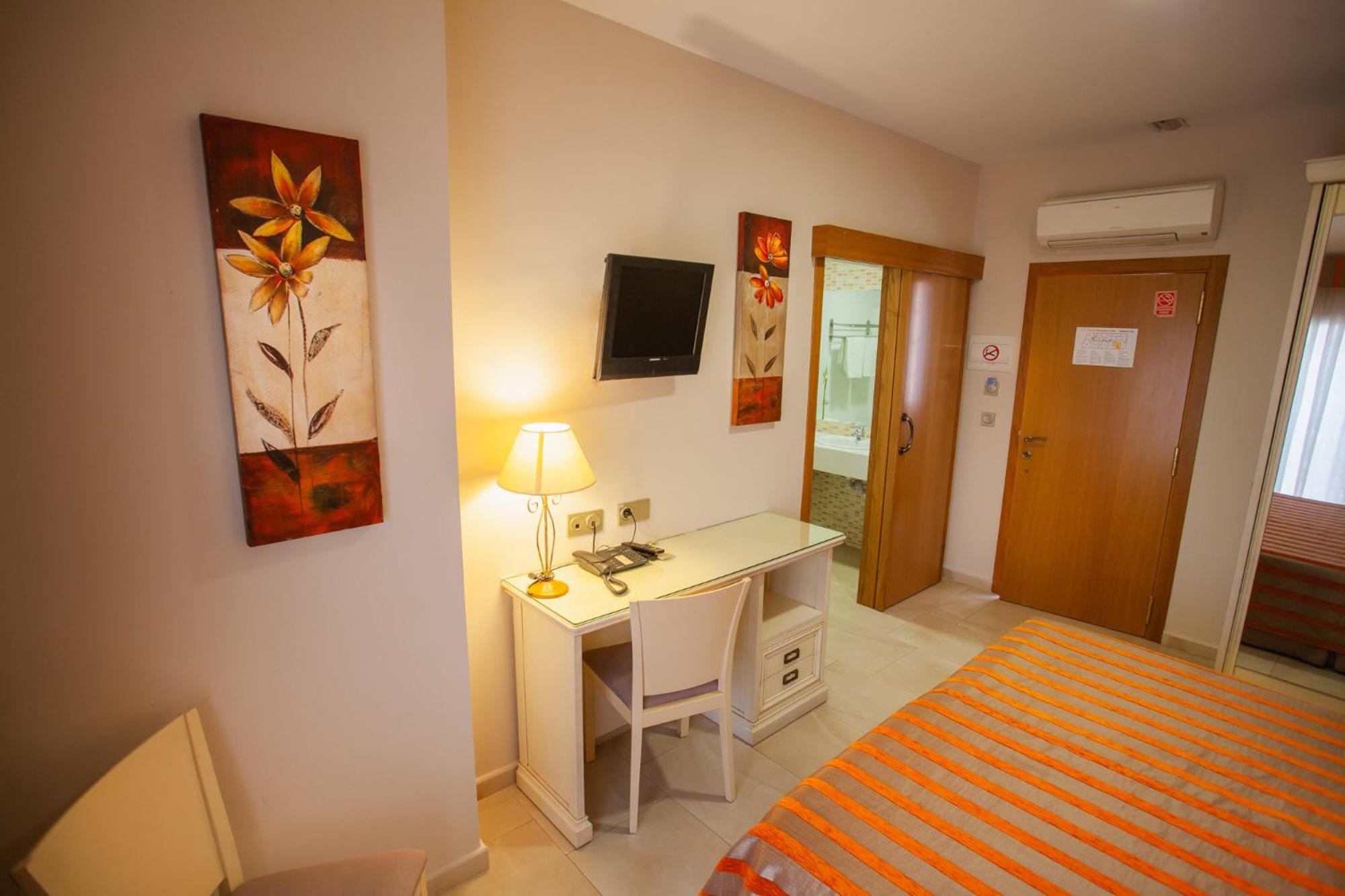 Large Double Room photo 2