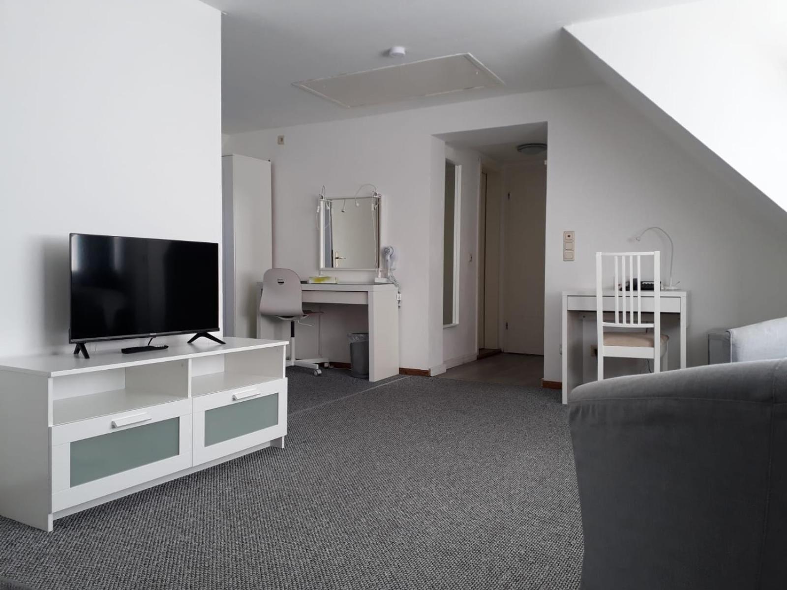 Family Room - Photo 4
