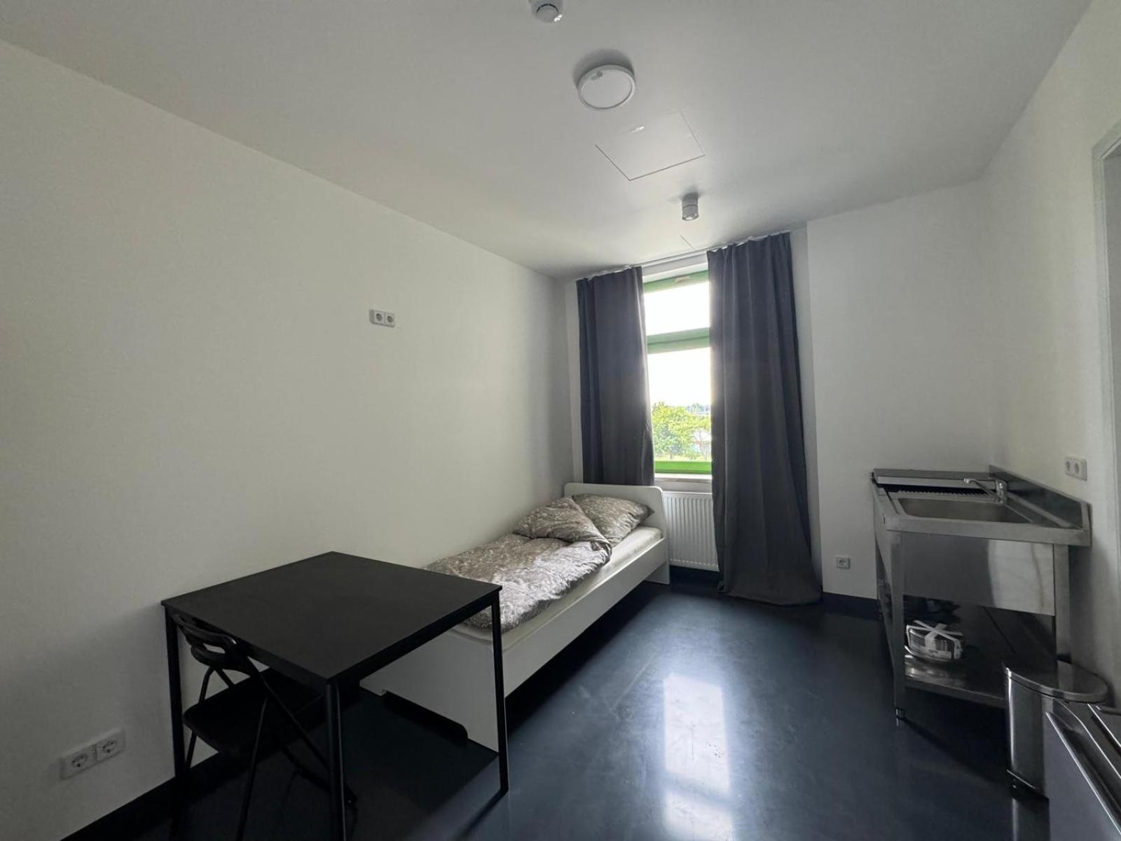 Single Room With Private Bathroom photo 1