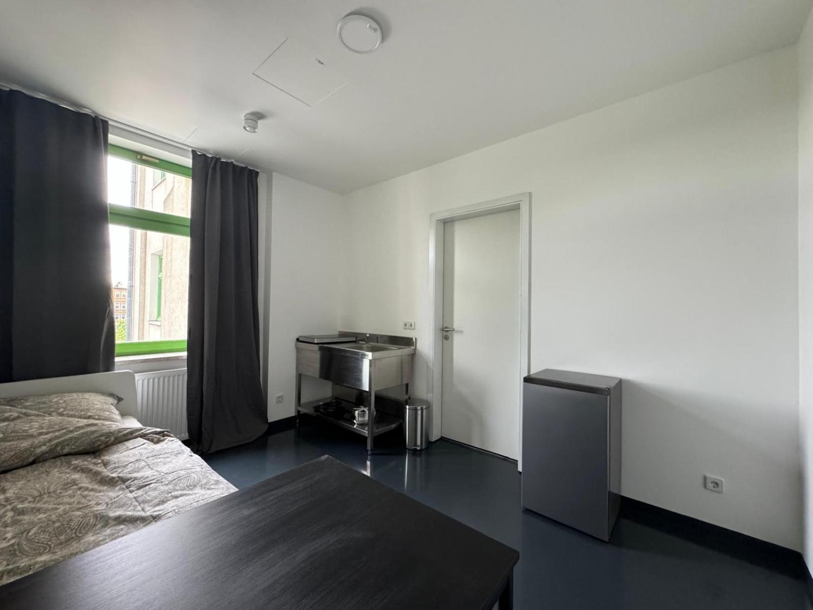 Single Room With Private Bathroom photo 2
