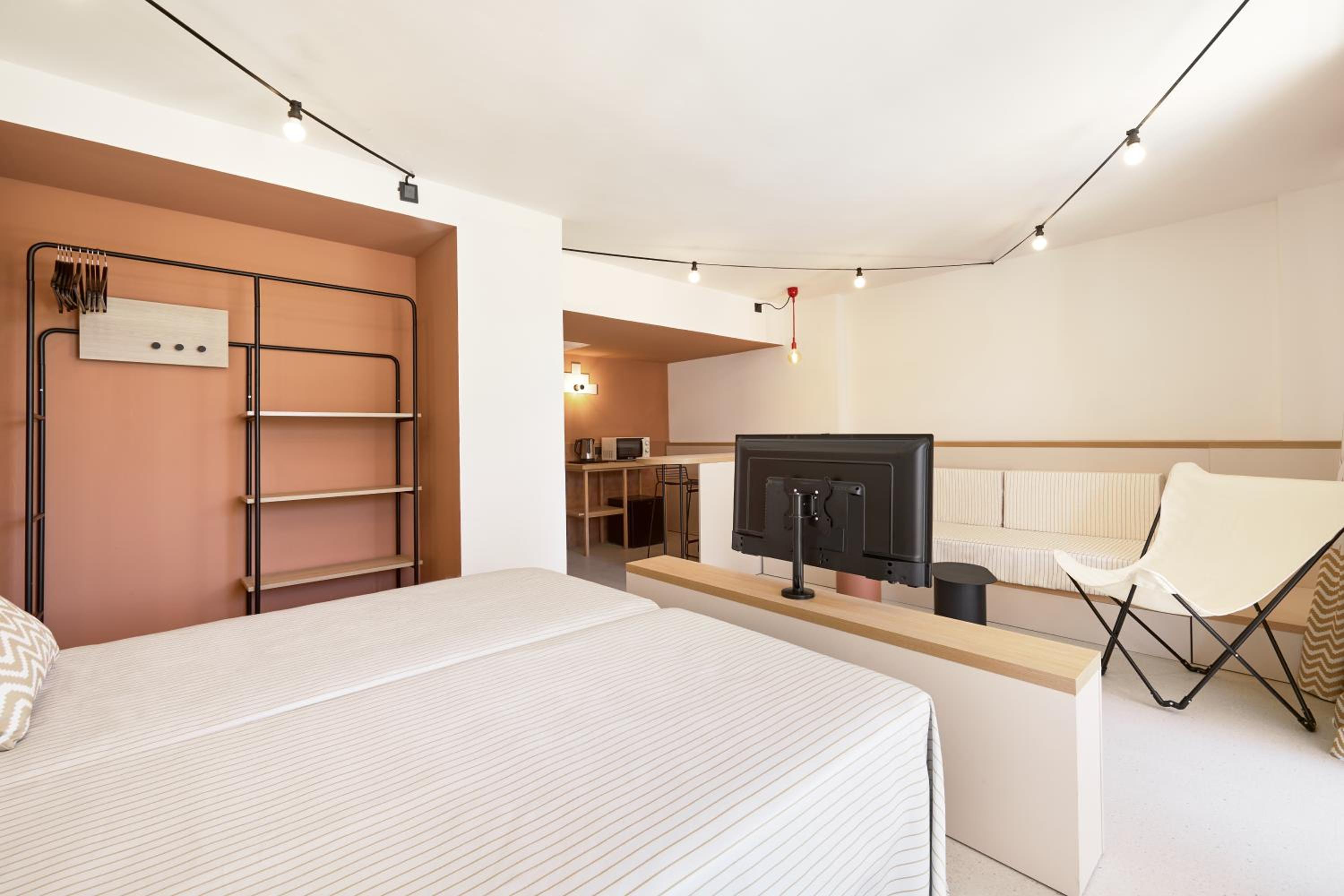 Loft Room with Pool View (2 Adults + 1 Children) with Unlimited Brunch thumbnail 5