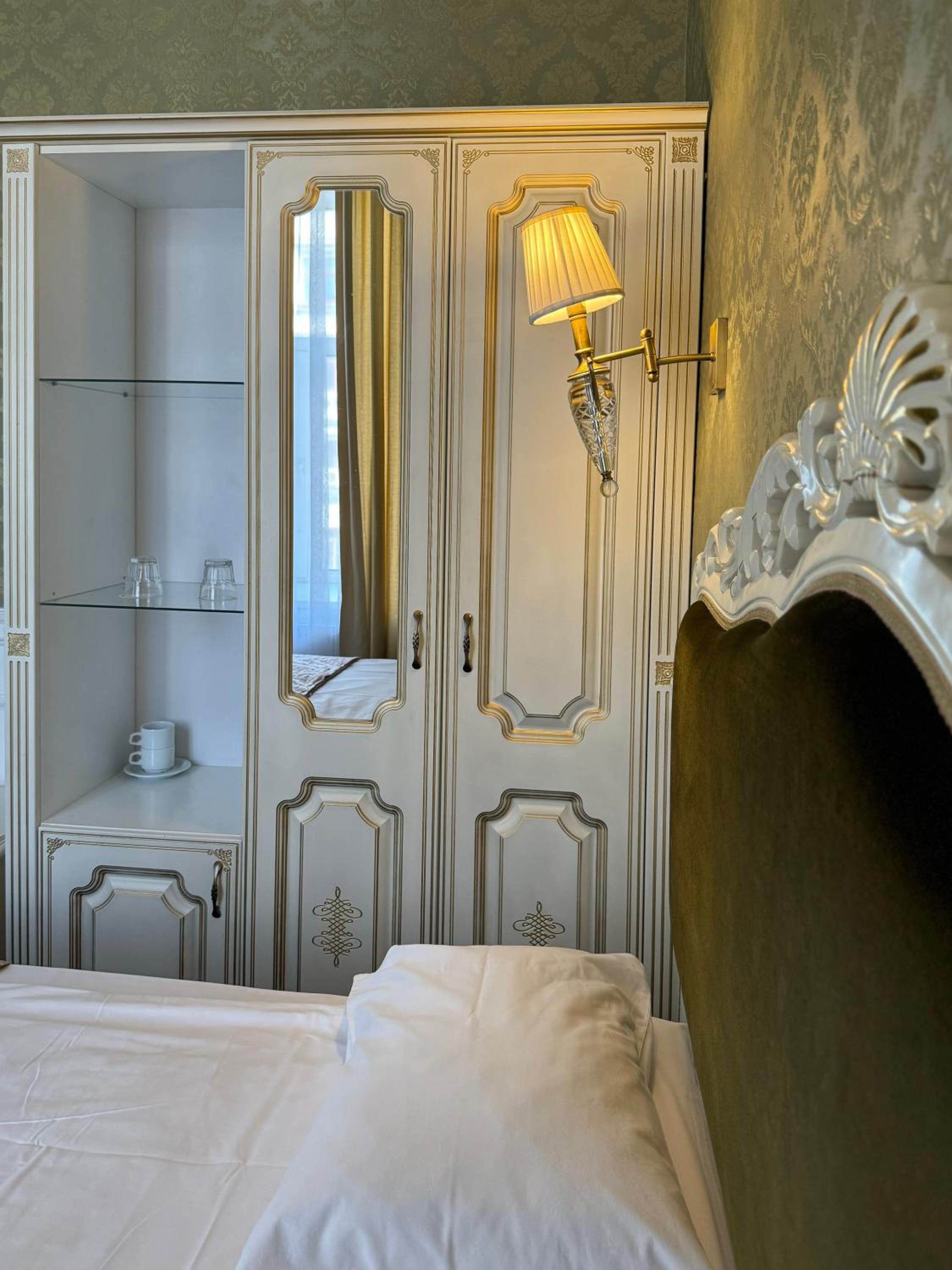 Budget Double Room photo 1
