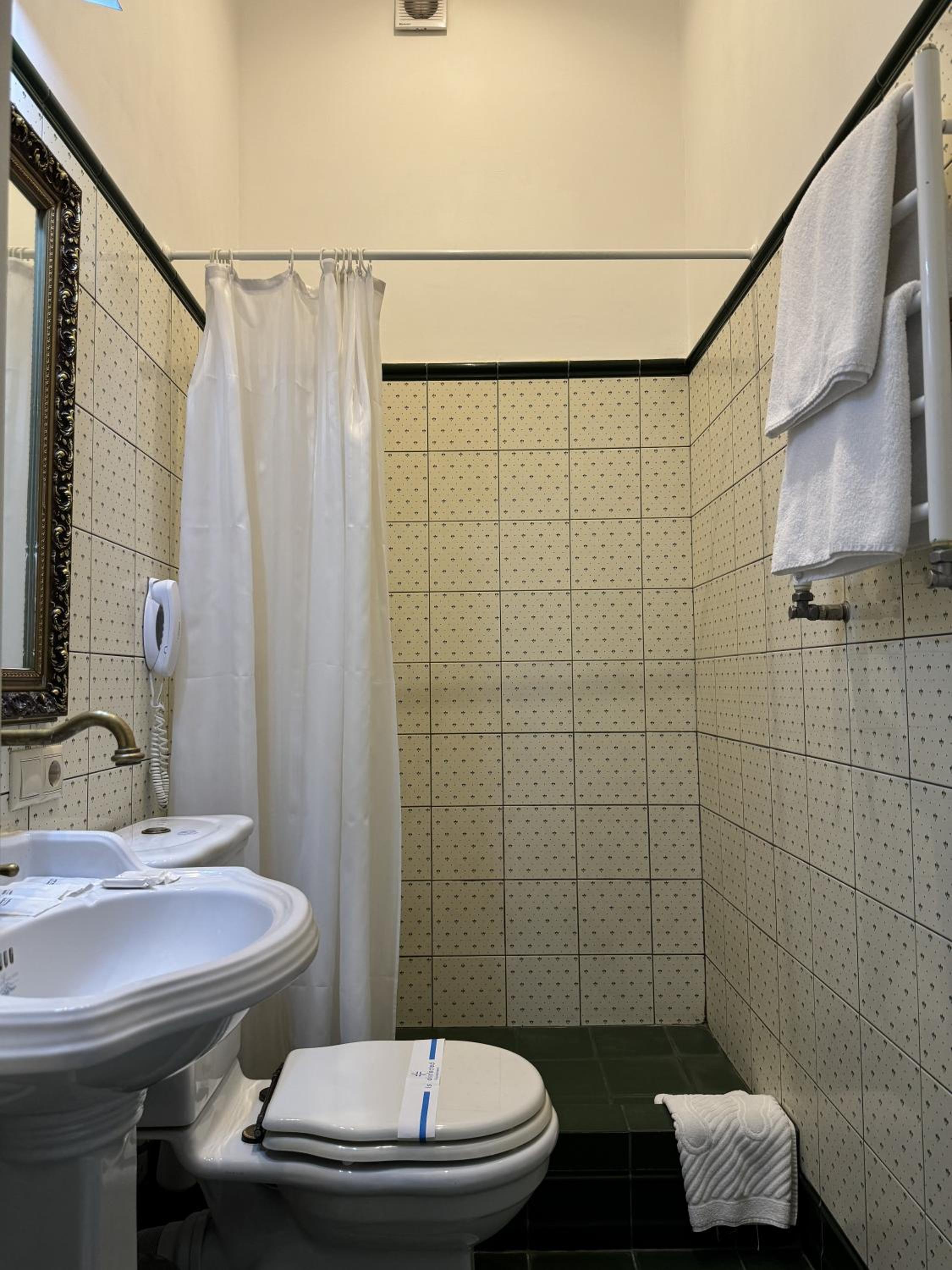 Budget Double Room photo 3