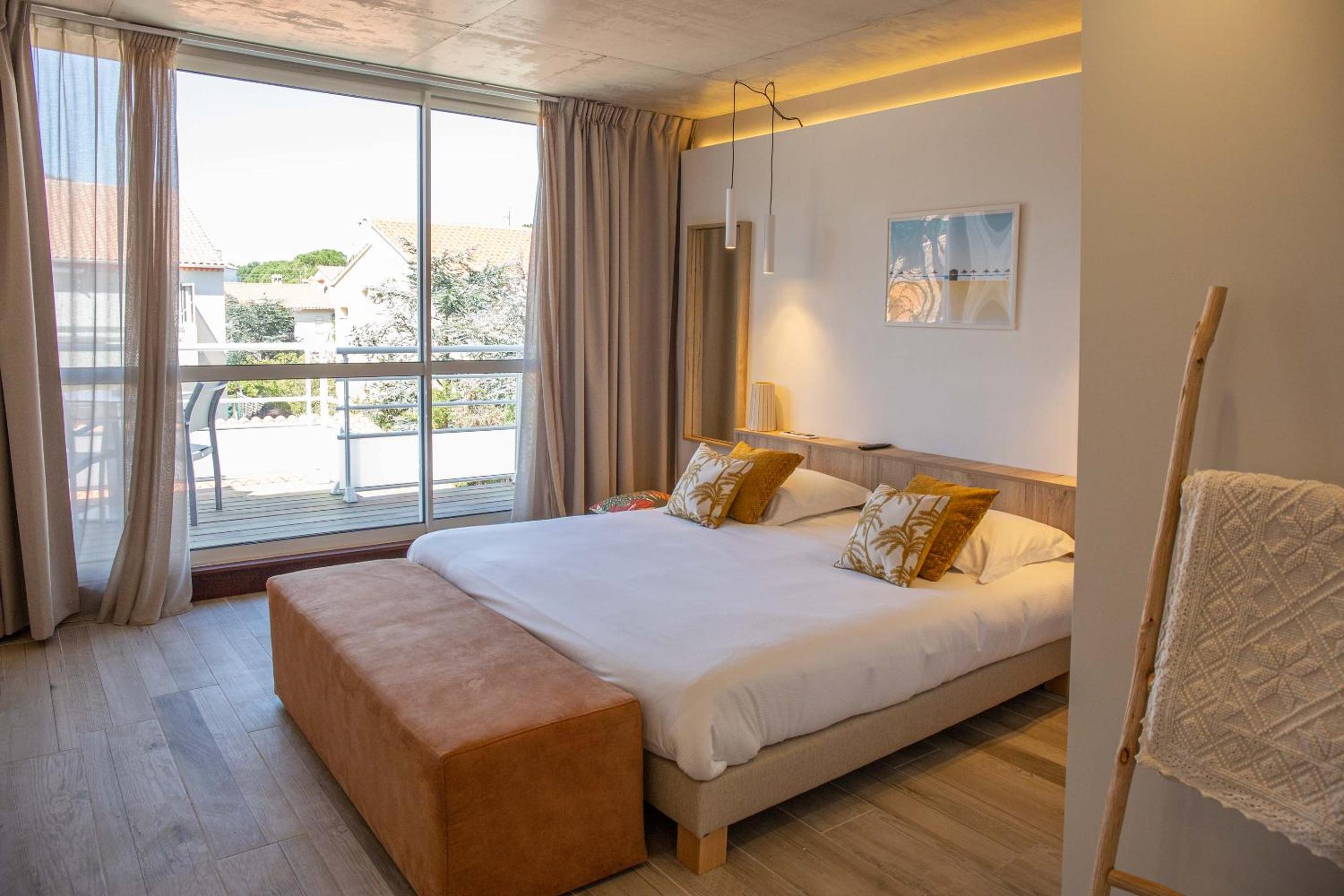 Room Collection (in the new villa without sea view)