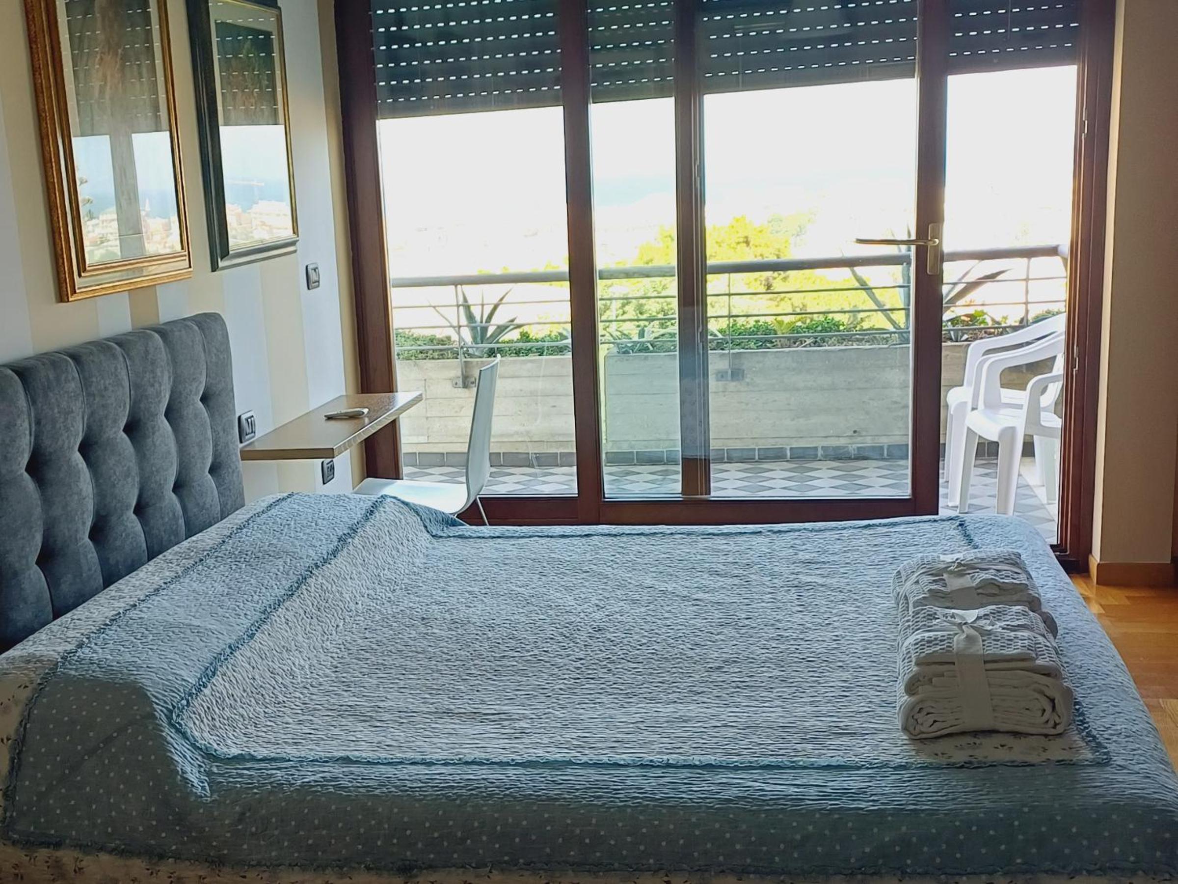 Double Room with Balcony and Sea View photo 3