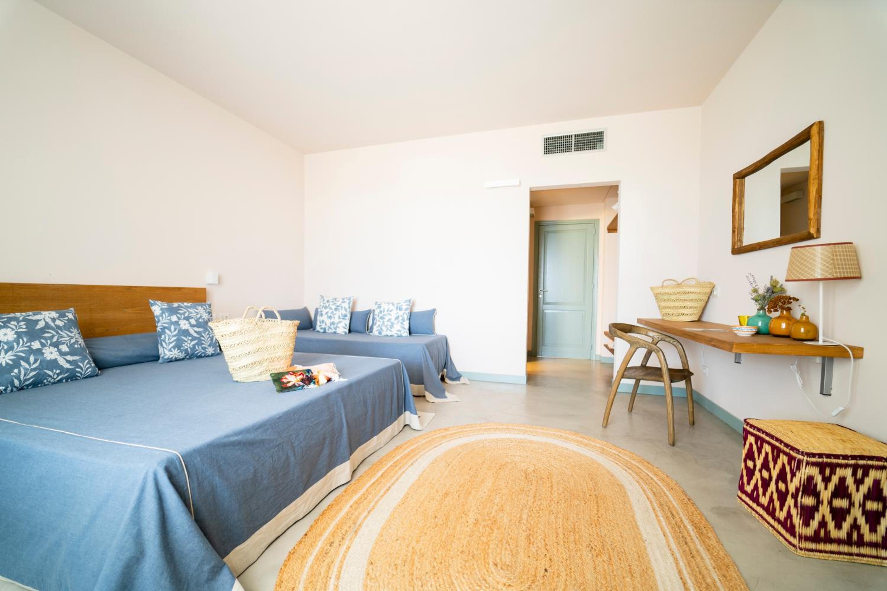 King Room with Pool View photo 2