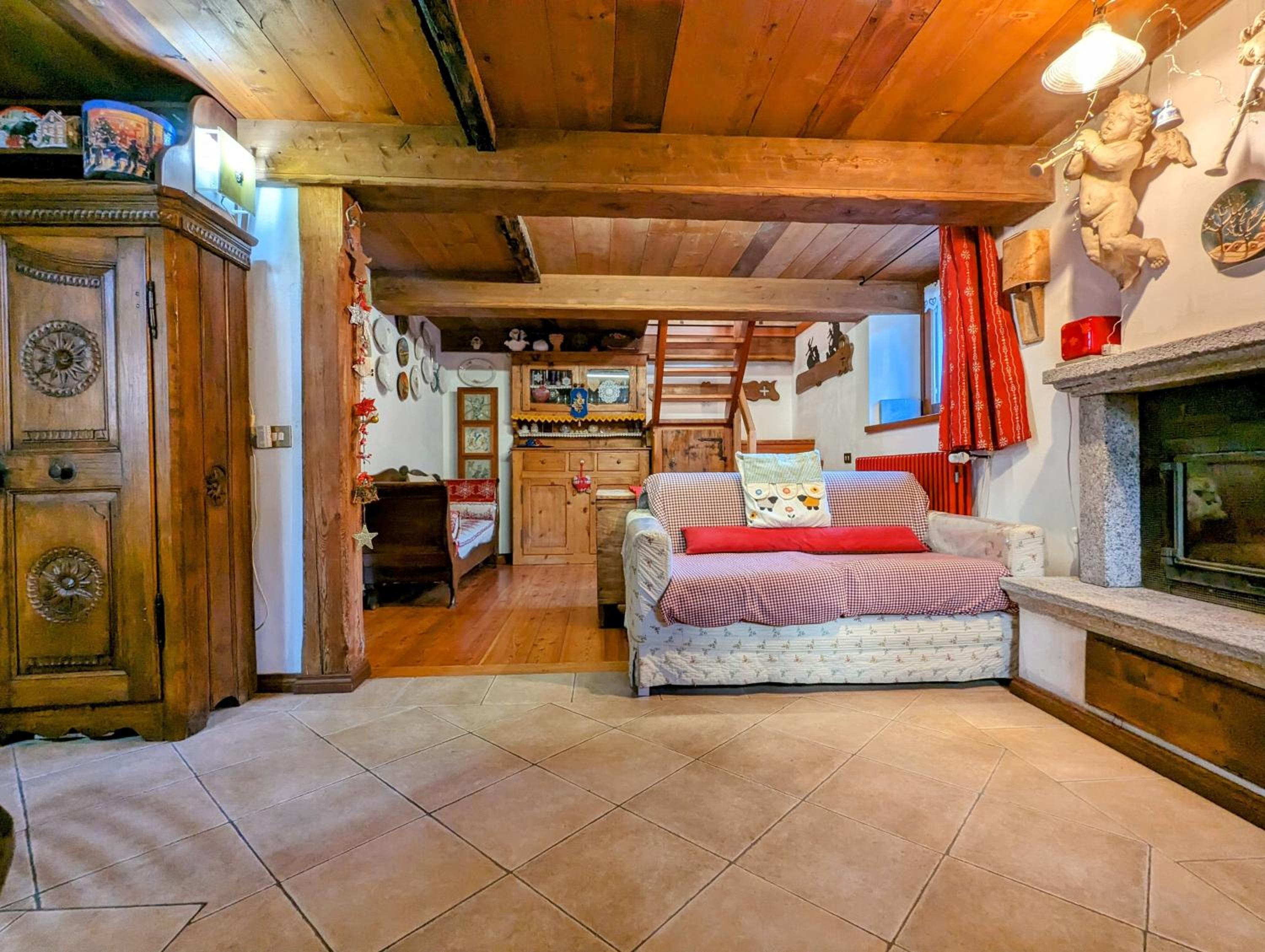 Two-Bedroom House photo 3