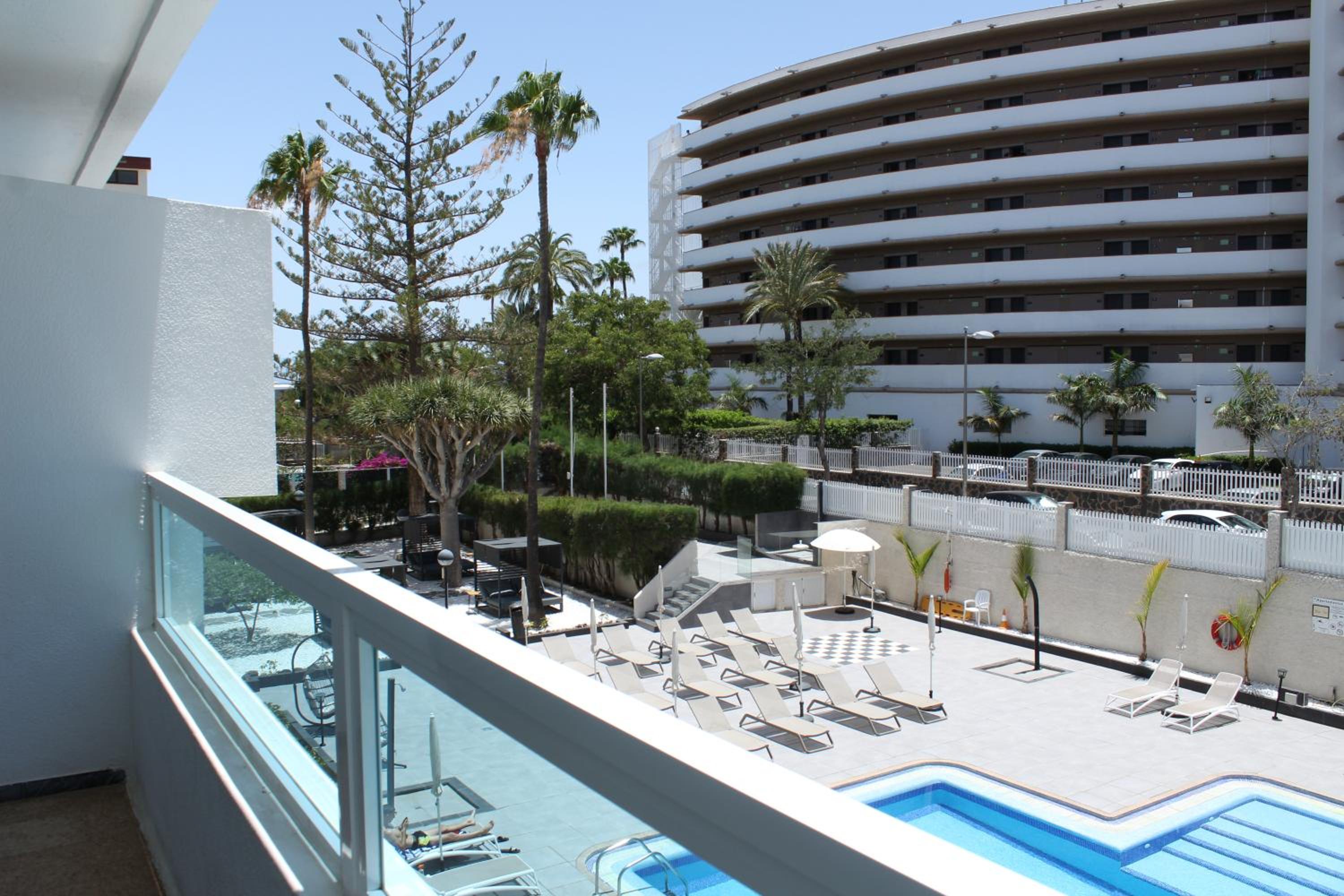 One-Bedroom Apartment With Balcony photo 2
