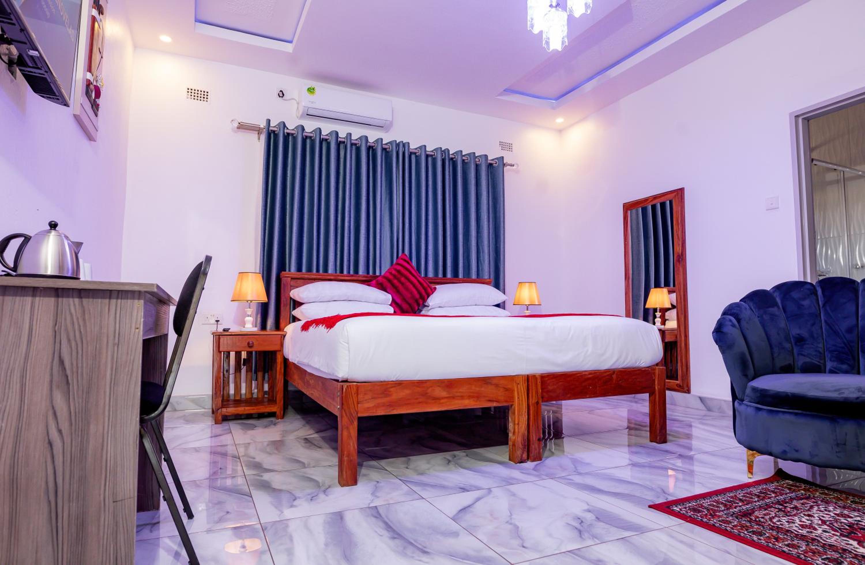 Standard Double or Twin Room photo 1