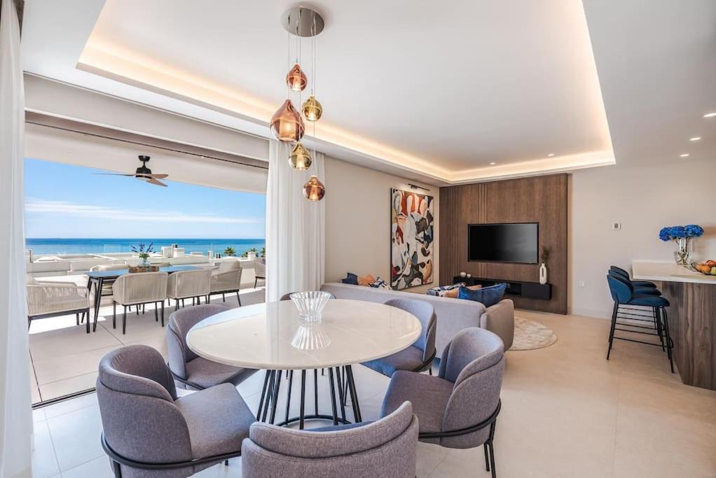 Apartamento de tres habitaciones con vista al mar