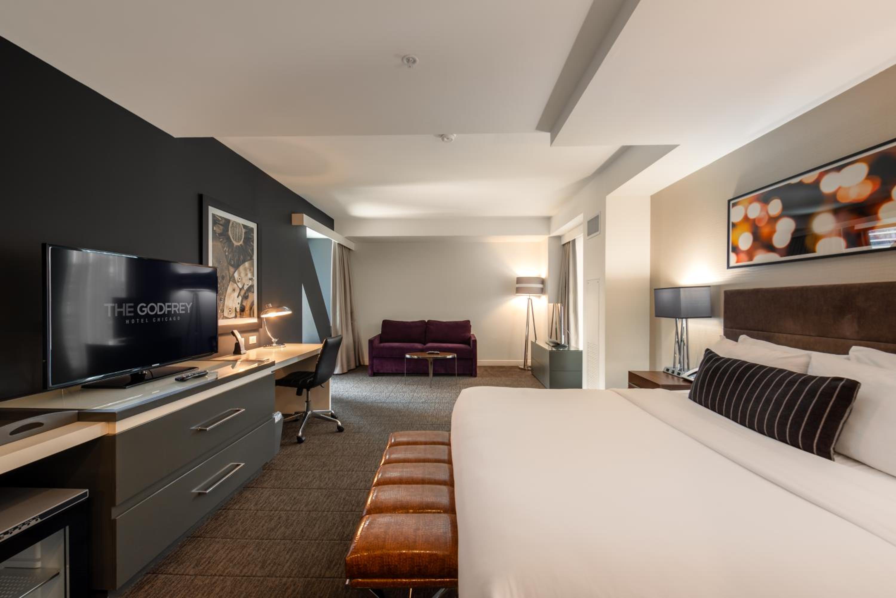 Executive King Room thumbnail 5