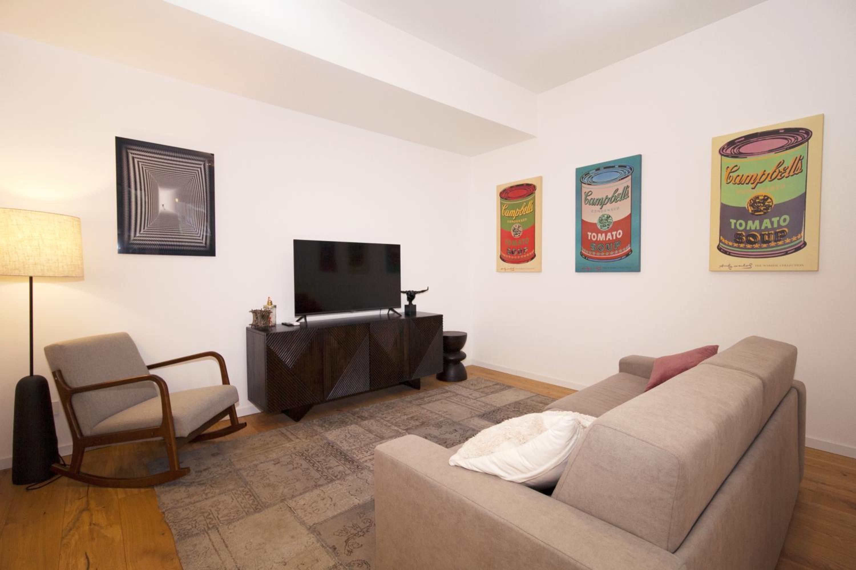 One-Bedroom Apartment