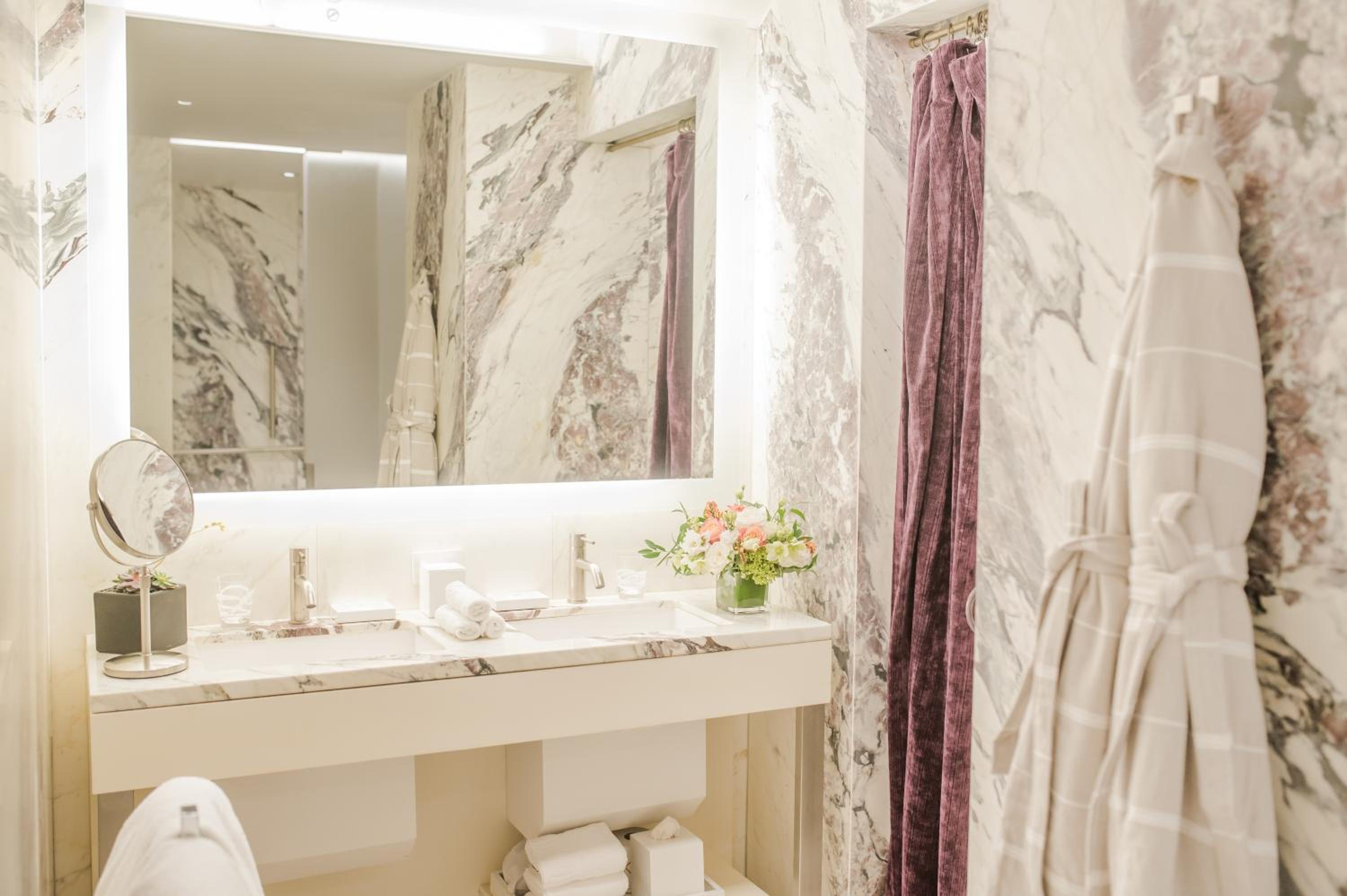 Presidential Suite thumbnail 5