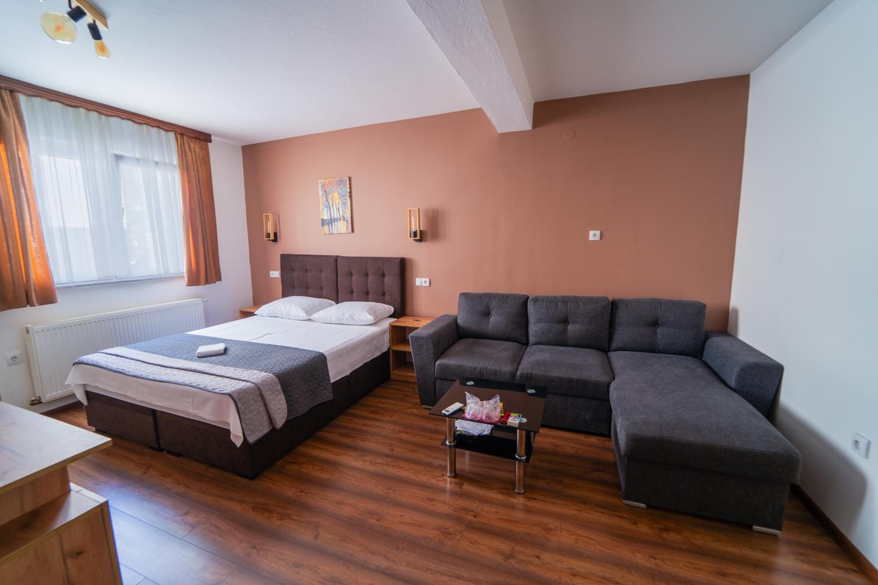 Quadruple Room with Private Bathroom photo 1