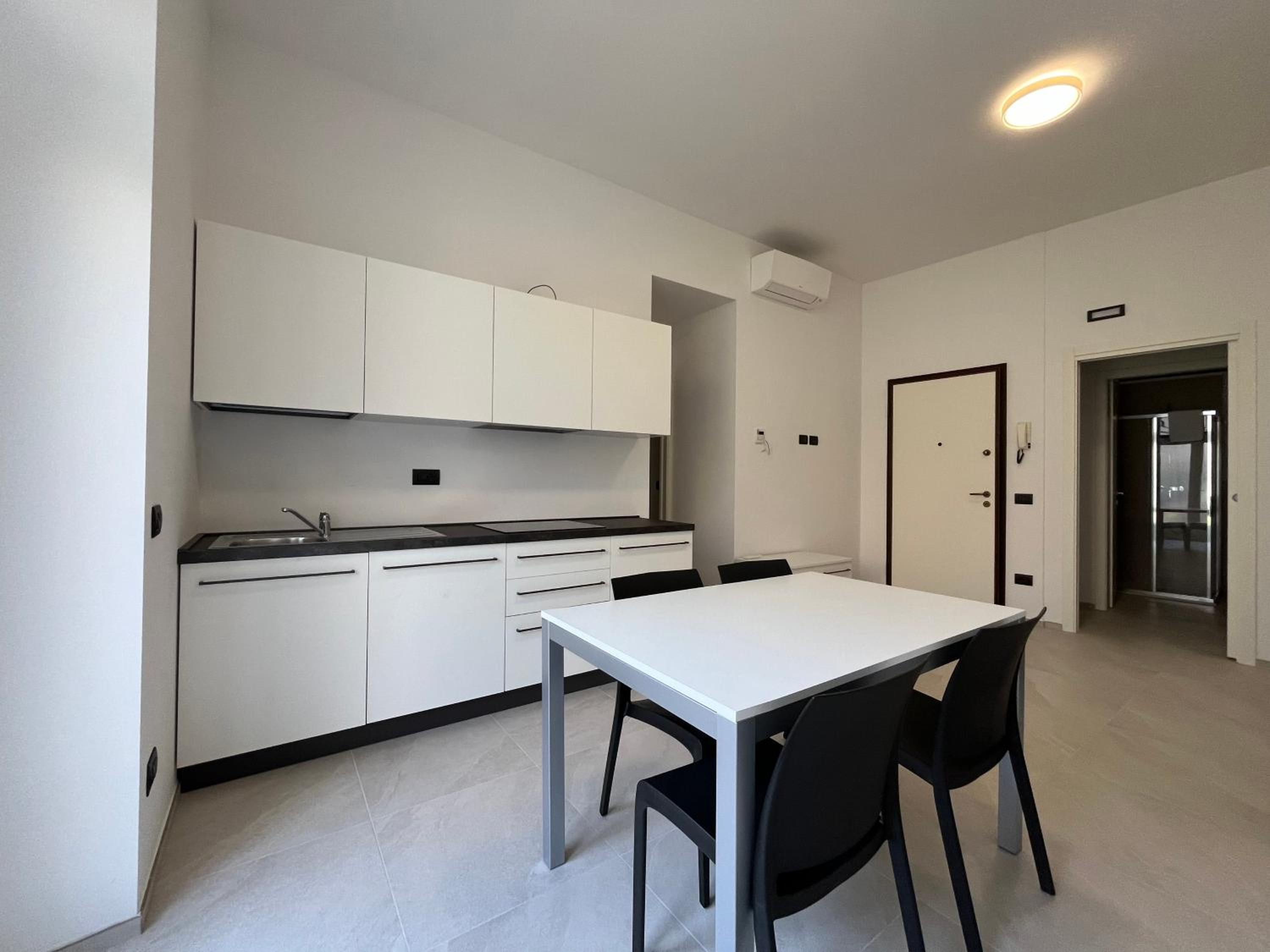 One-Bedroom Apartment photo 3