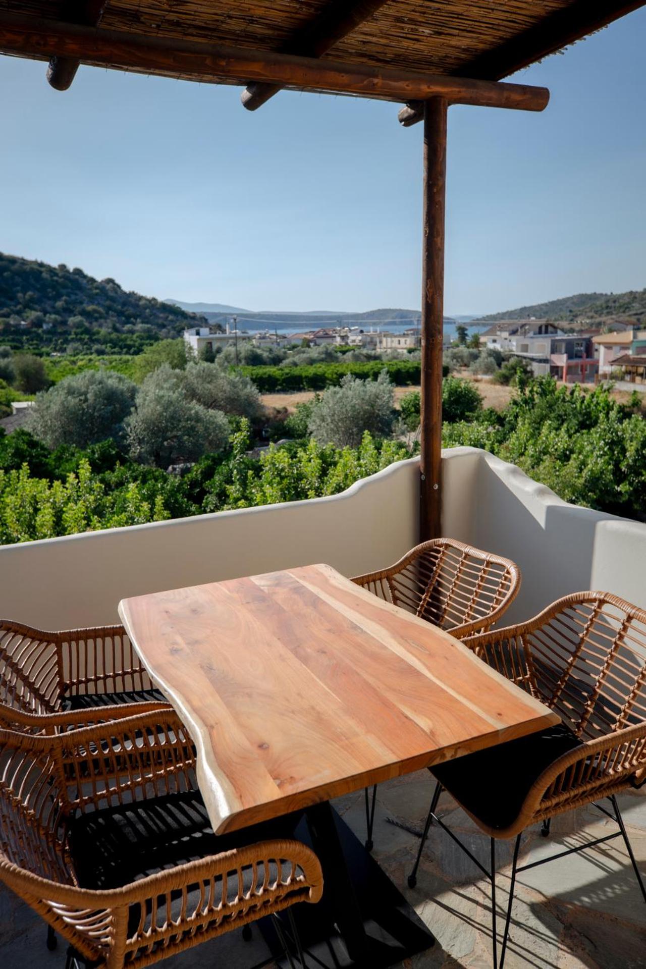 Three-Bedroom Apartment with Sea View photo 3