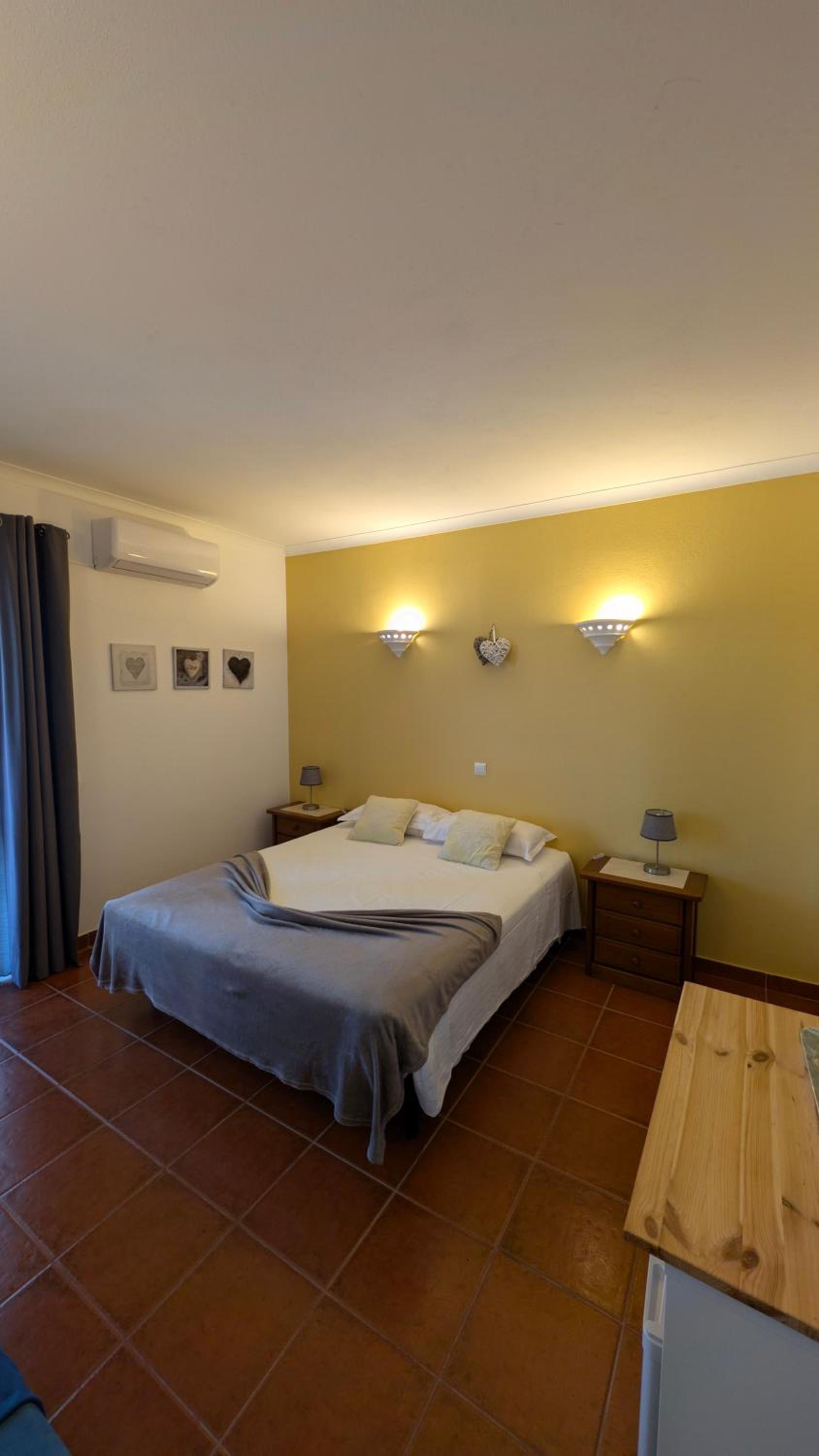 Double Room with Pool View - Photo 2
