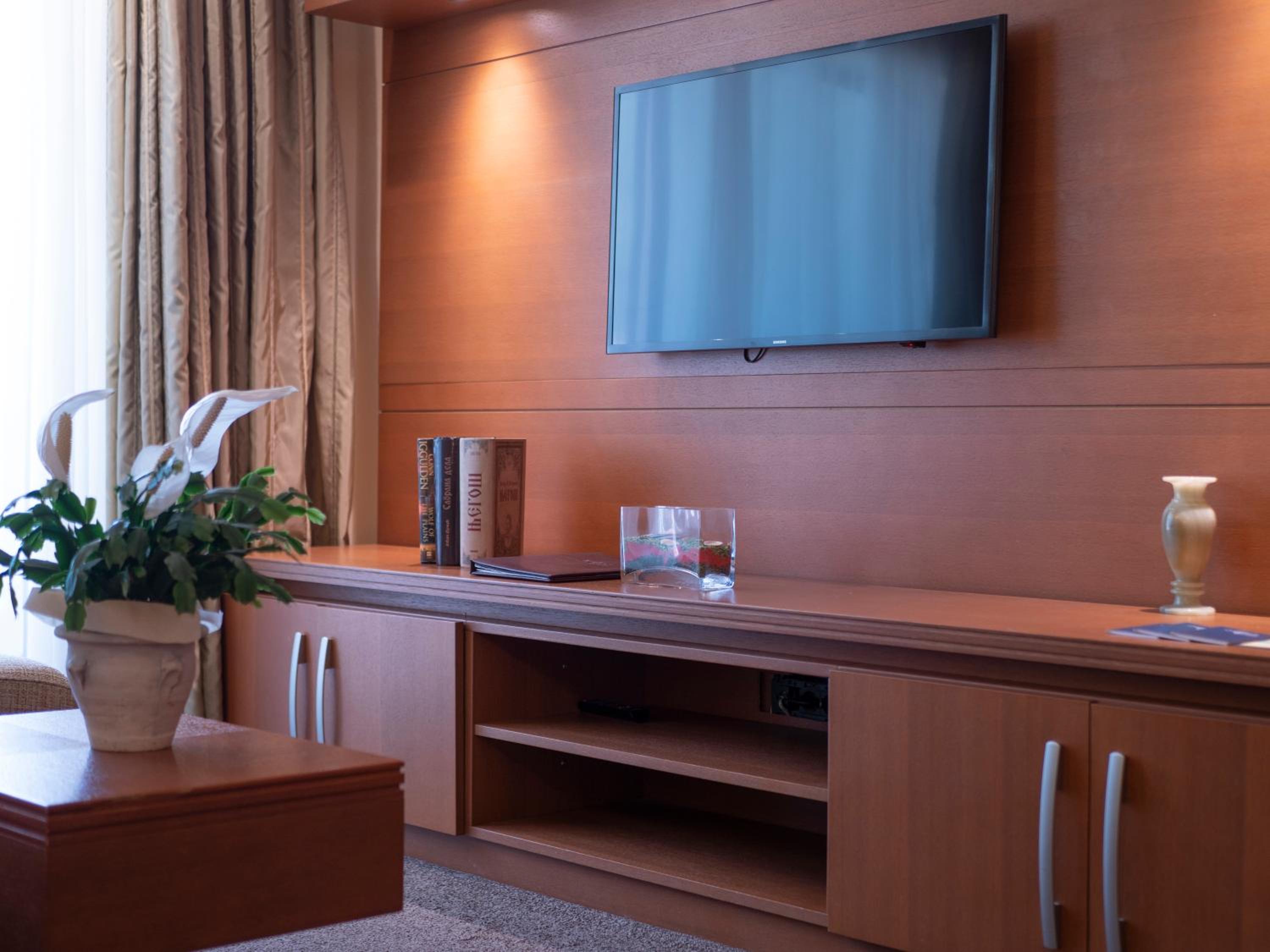 Family Room with Sea View - Photo 3