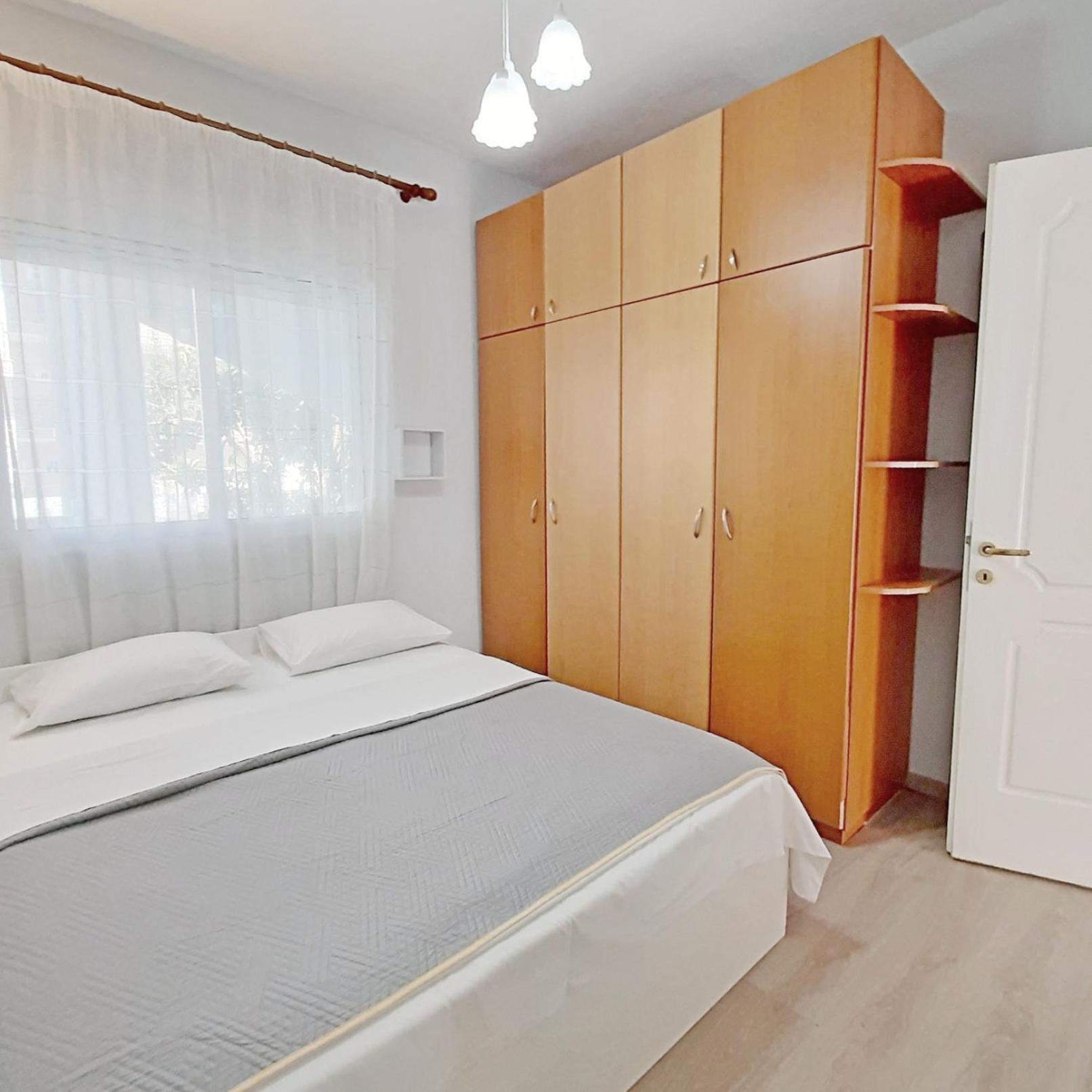One-Bedroom Apartment photo 3