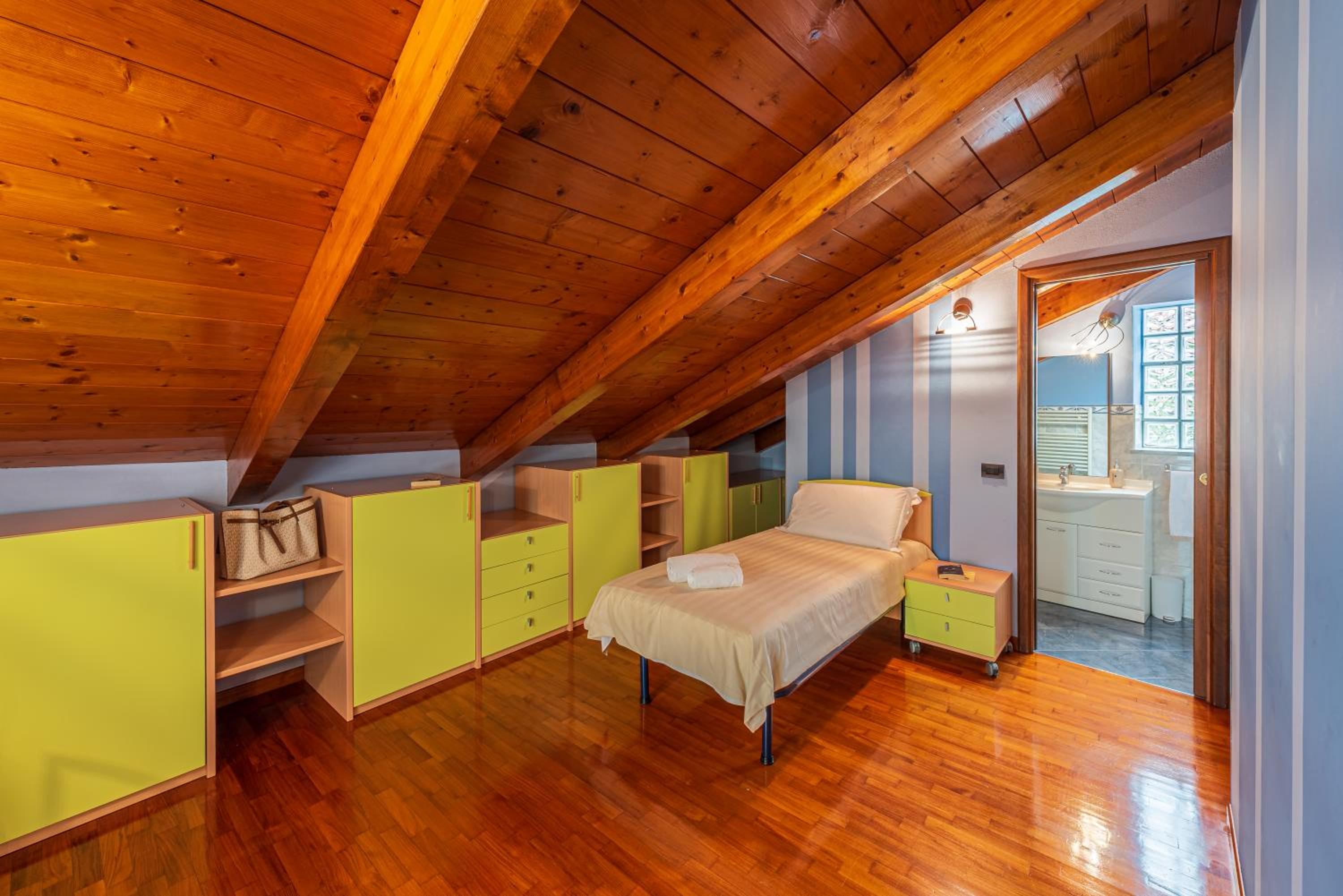 Three-Bedroom House photo 1