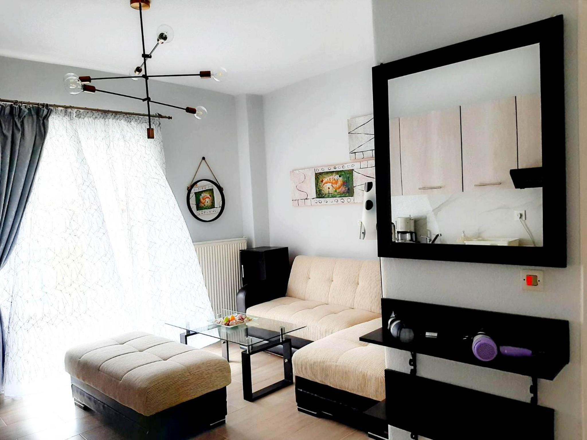 One-Bedroom Apartment photo 1