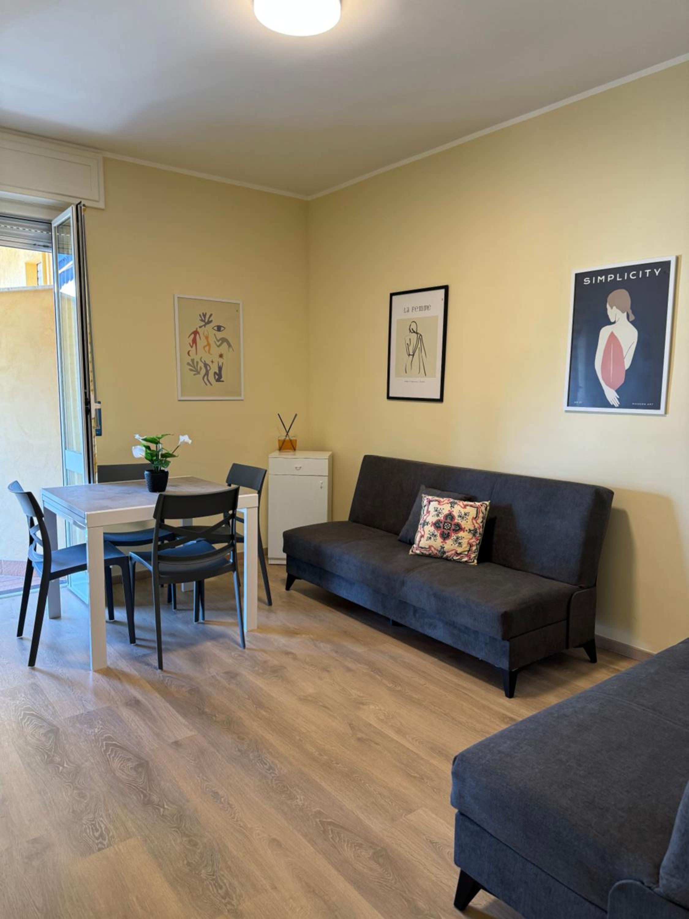 One-Bedroom Apartment photo 2