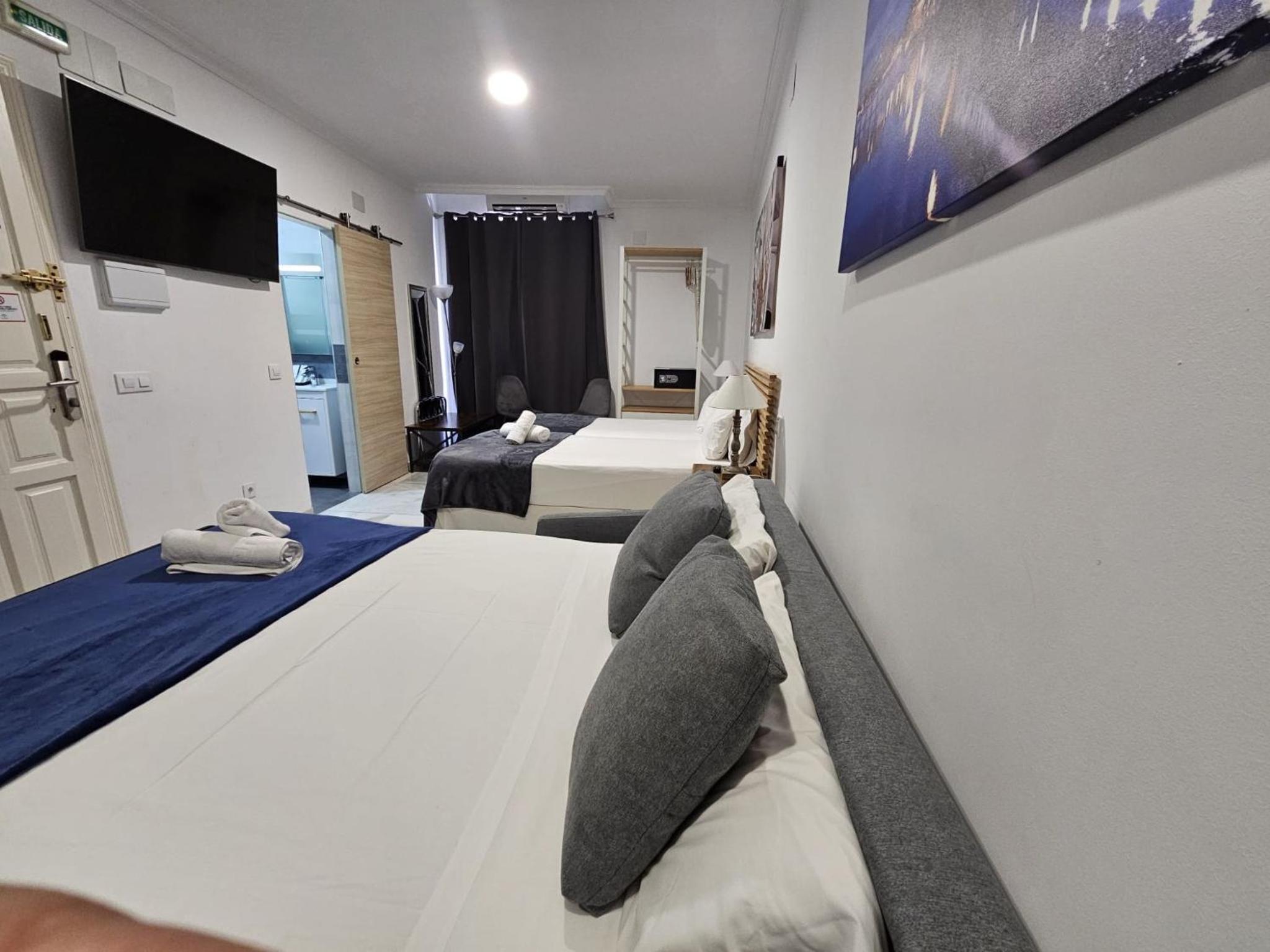 Family Studio - Photo 2