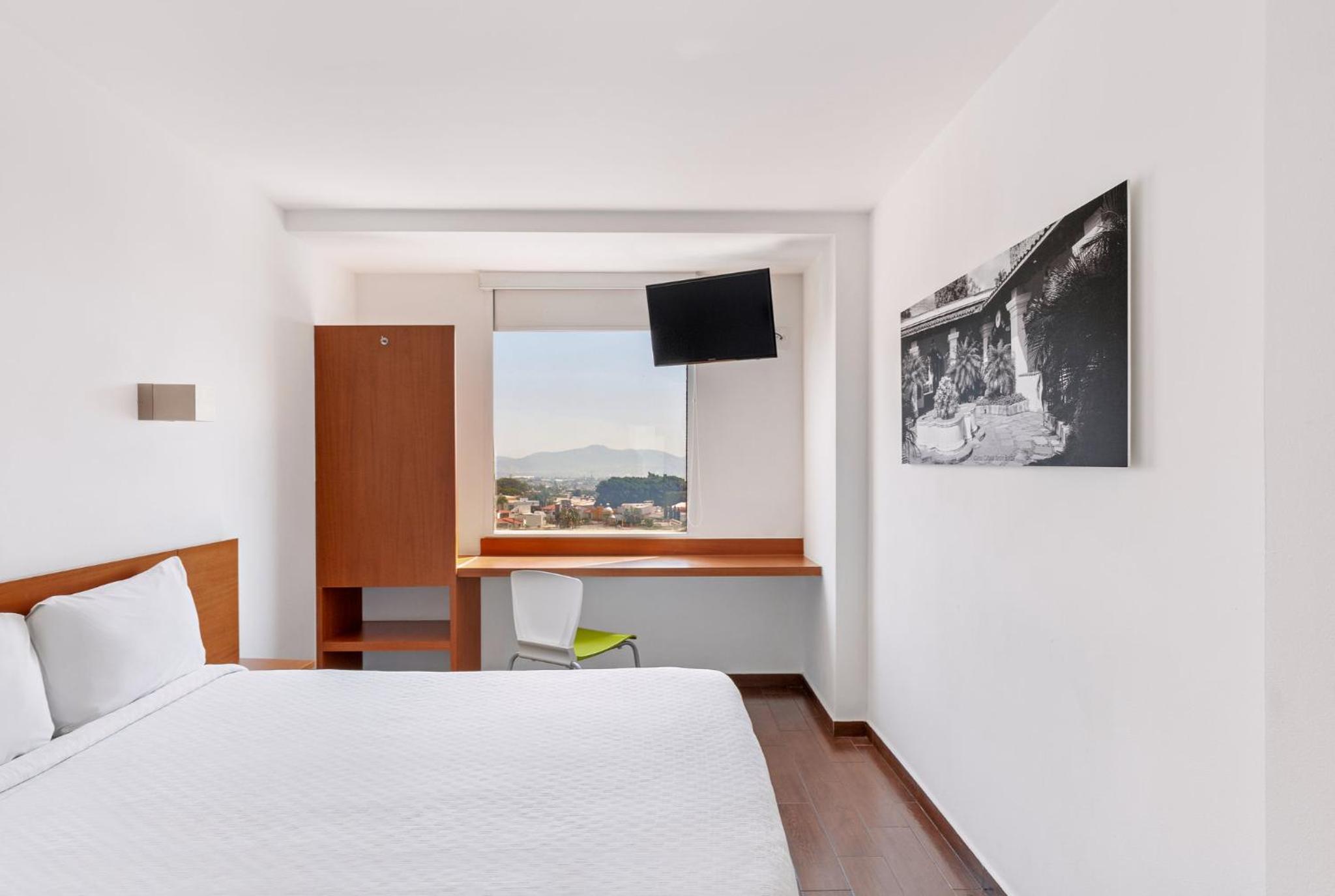 Superior Room, 1 Queen