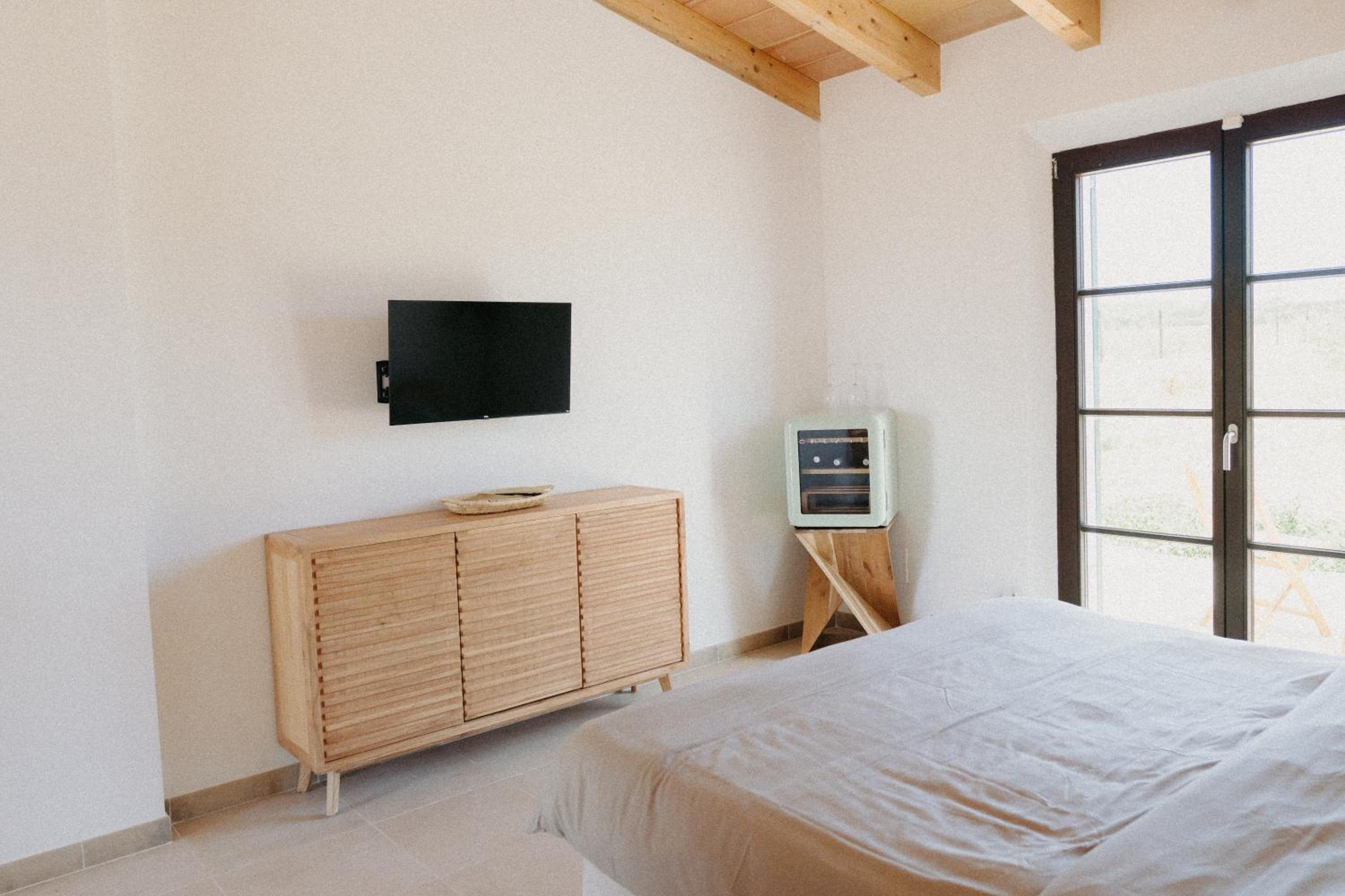 Estudio con vista al jardín