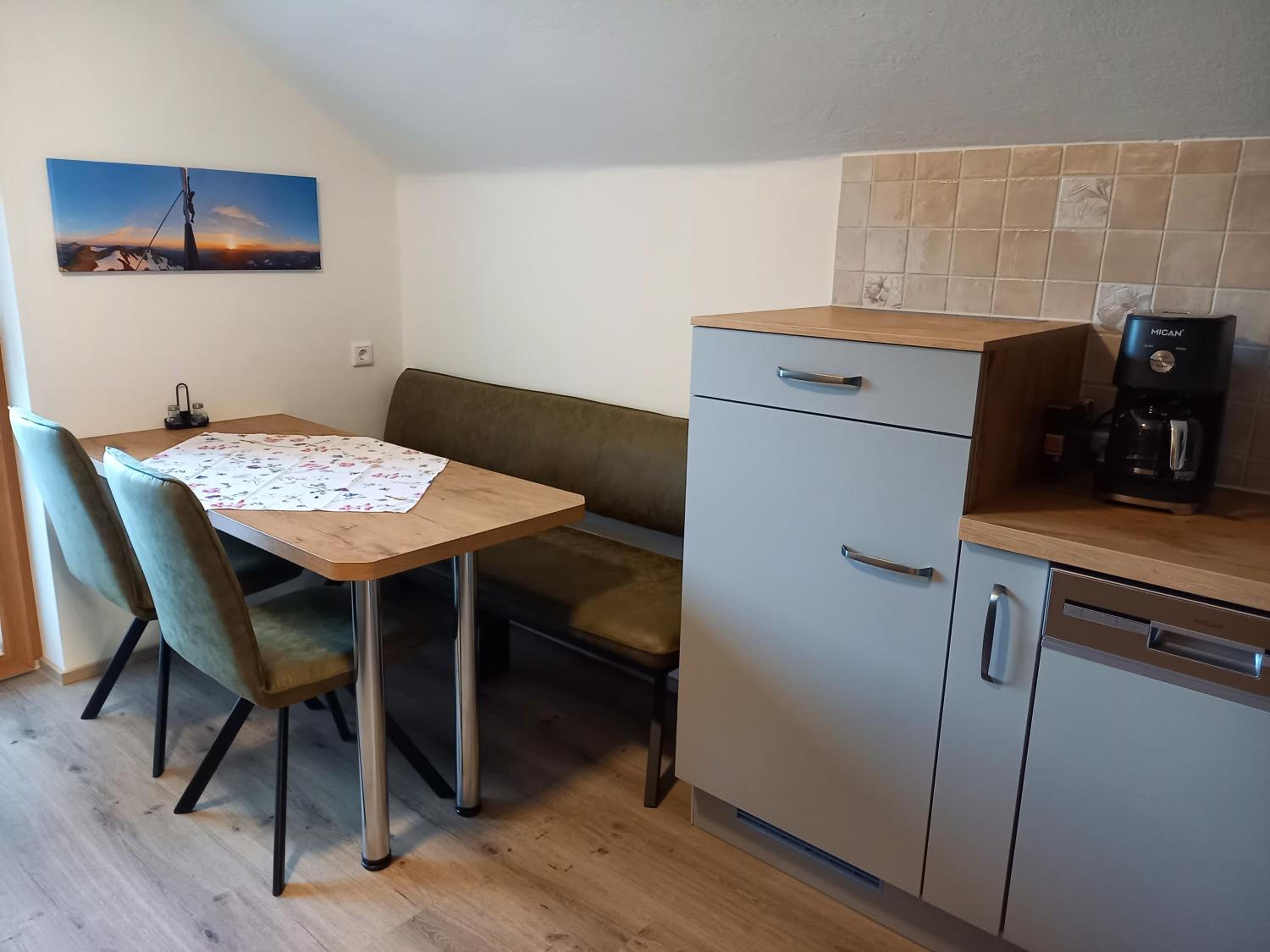 One-Bedroom Apartment photo 2