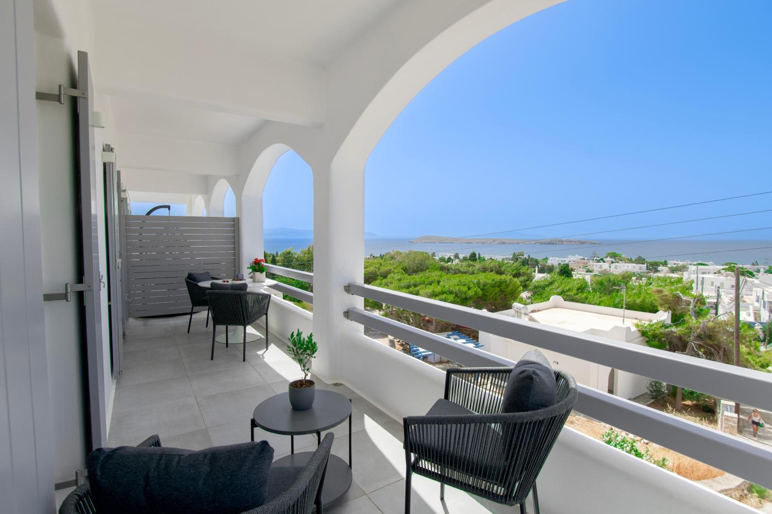 Deluxe Suite with Sea View photo 3