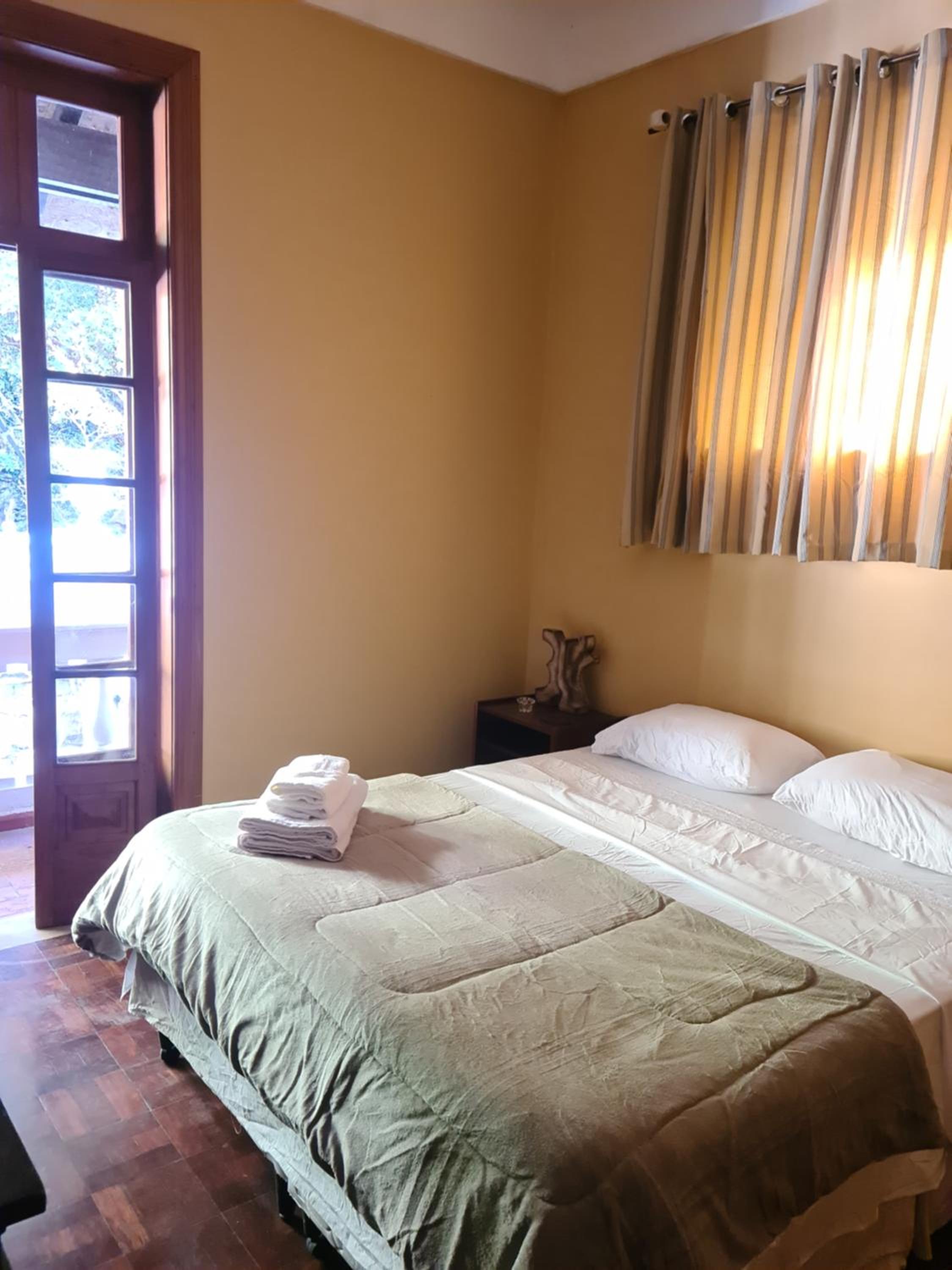 Queen Room with Garden View