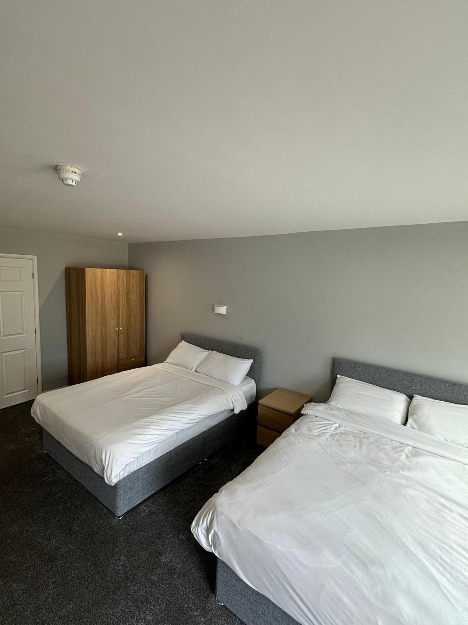 Standard Twin Room - Photo 1