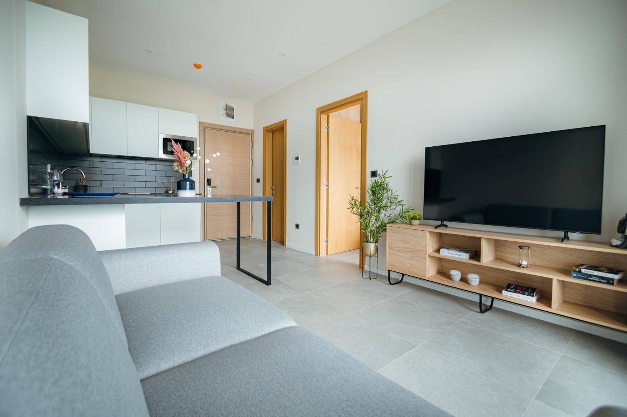 Deluxe Suite With Sea View - Photo 1